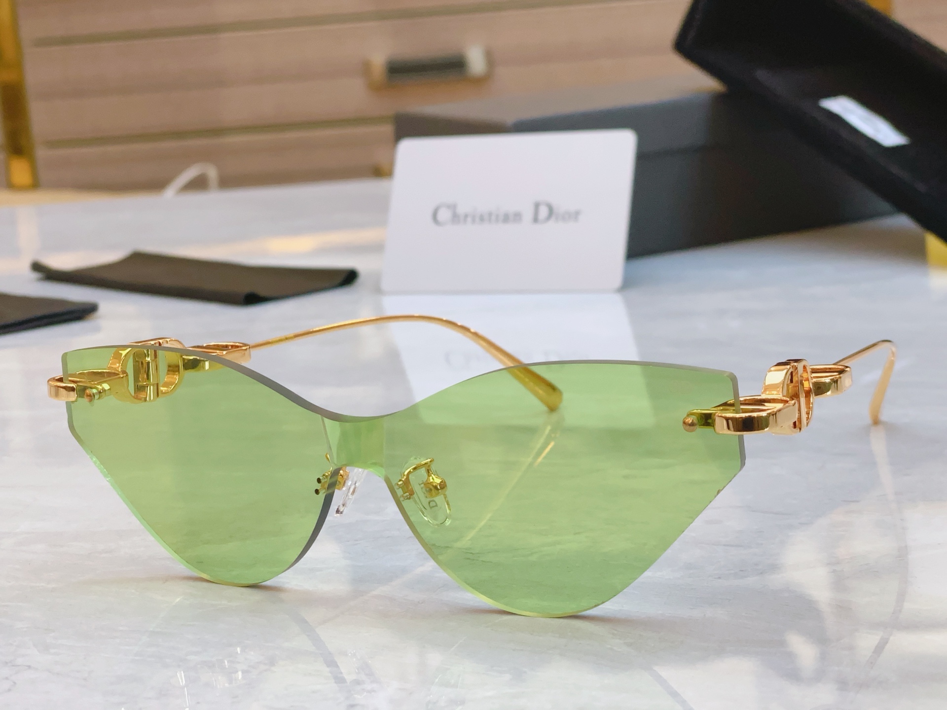 ，【DIO* 】迪*奥新款太阳镜，
MODEL：CDchainM1U，SIZE：140口0-135