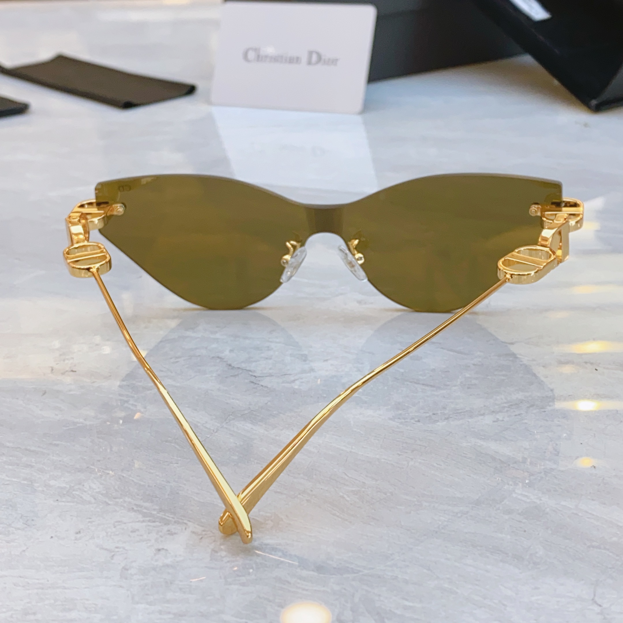 ，【DIO* 】迪*奥新款太阳镜，
MODEL：CDchainM1U，SIZE：140口0-135