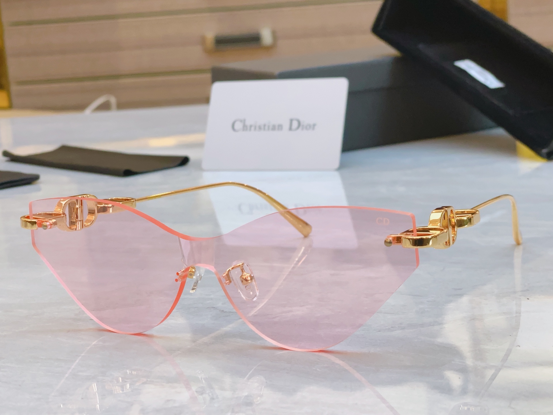 ，【DIO* 】迪*奥新款太阳镜，
MODEL：CDchainM1U，SIZE：140口0-135