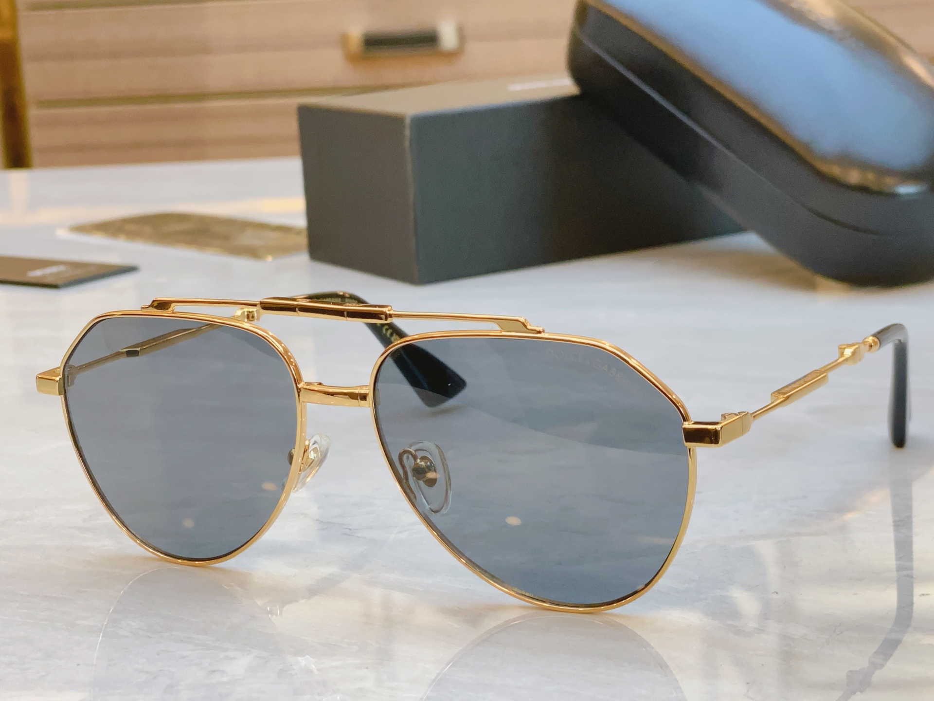 ，【DOLCE & GABBAN*】D*G新款太阳镜，MODEL：DG2302，SIZE：61口16-1