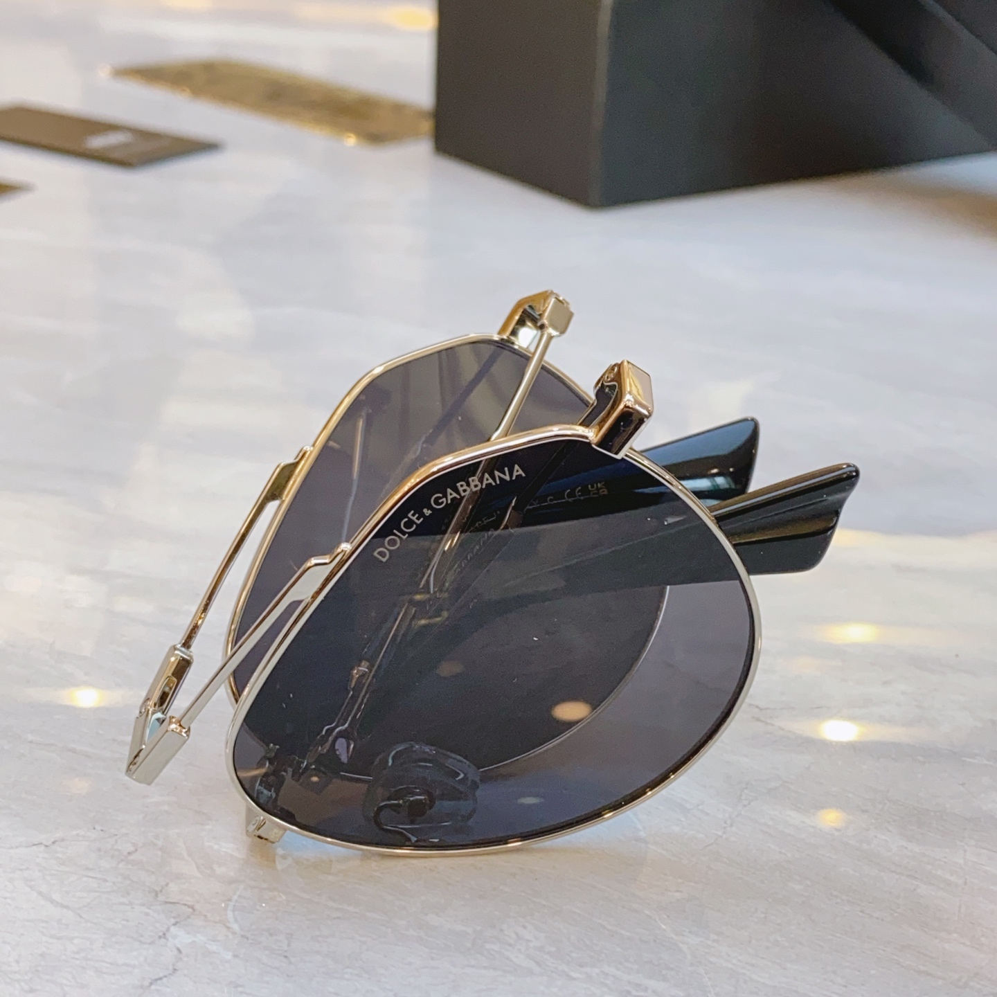 ，【DOLCE & GABBAN*】D*G新款太阳镜，MODEL：DG2302，SIZE：61口16-1