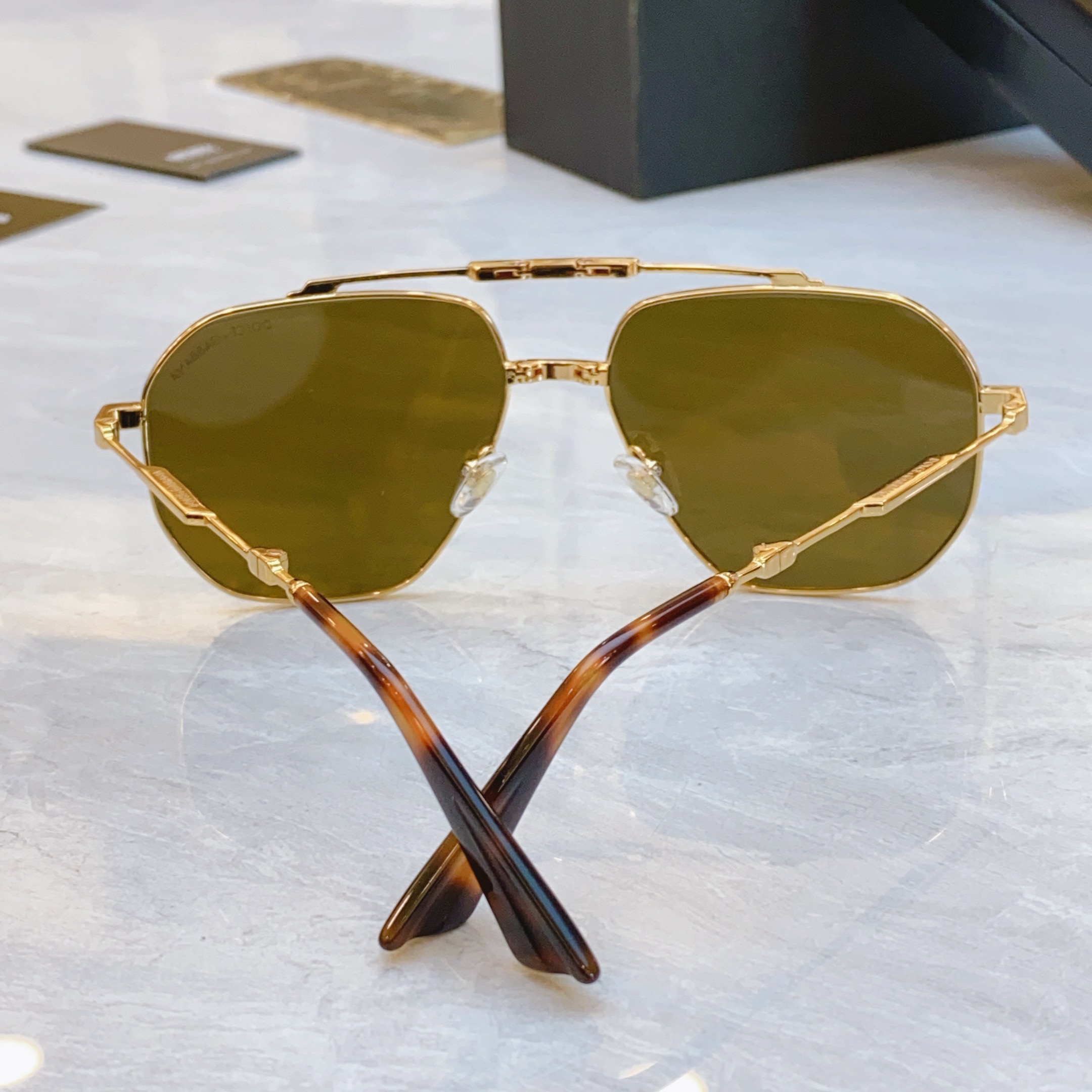 ，【DOLCE & GABBAN*】D*G新款太阳镜，MODEL：DG6664，SIZE：61口16-1