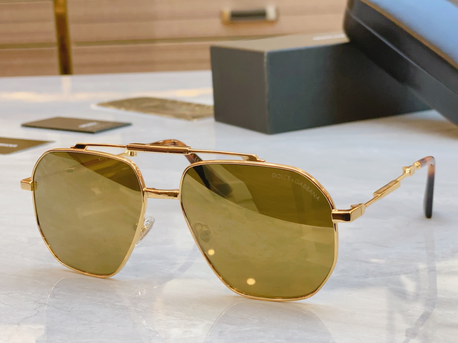 ，【DOLCE & GABBAN*】D*G新款太阳镜，MODEL：DG6664，SIZE：61口16-1