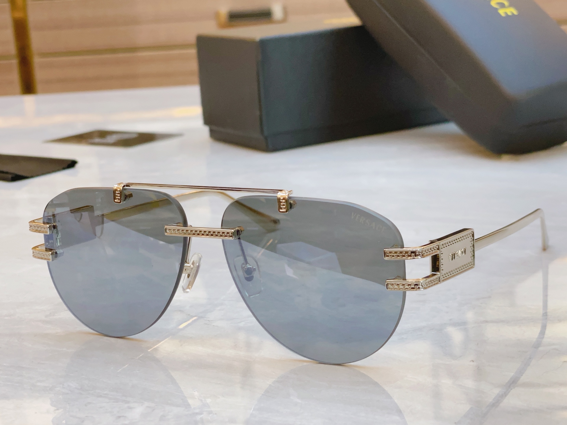 ，【VERSAC*】范思*哲新款太阳镜，MODEL：VE 6798，SIZE：60口13-142