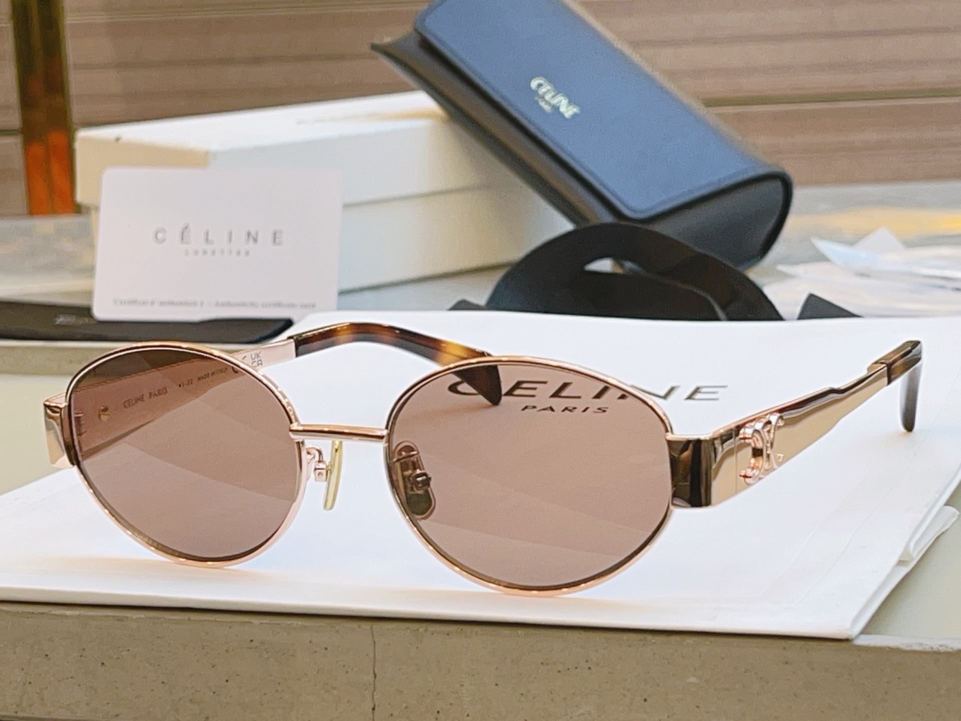 ，【CELIN*】赛琳高版本太阳镜到货，市面最高版本，玻璃镜片，MODELCL40235U，SIZE54