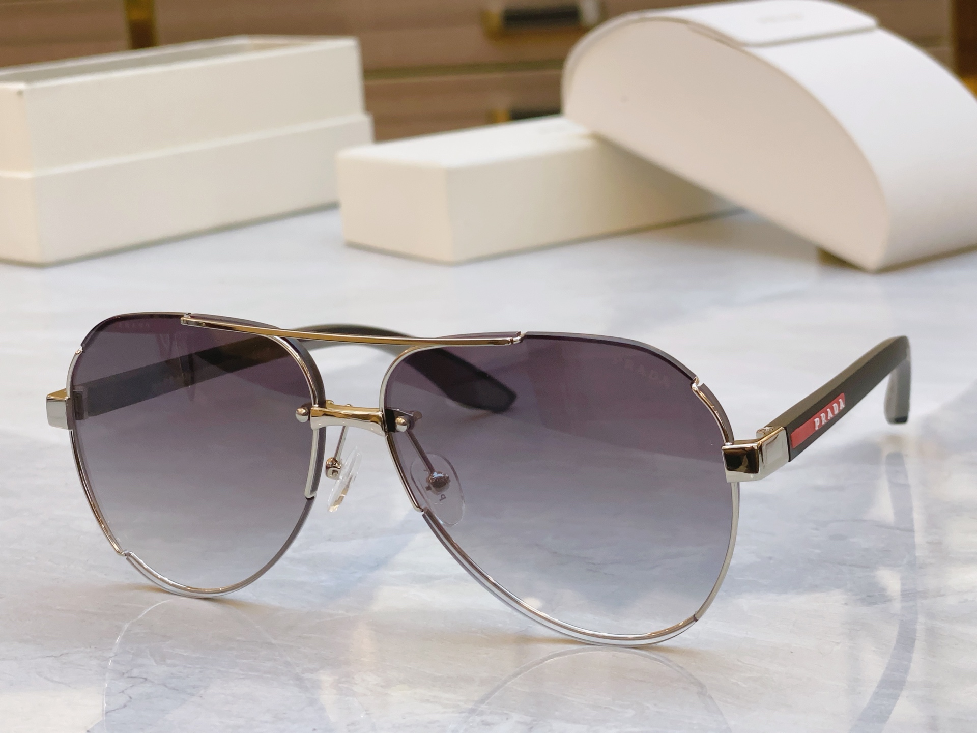 ，【PRAD*】普拉*达新款太阳镜🕶️，MODEL：PS 51YS，SIZE：62口13-140