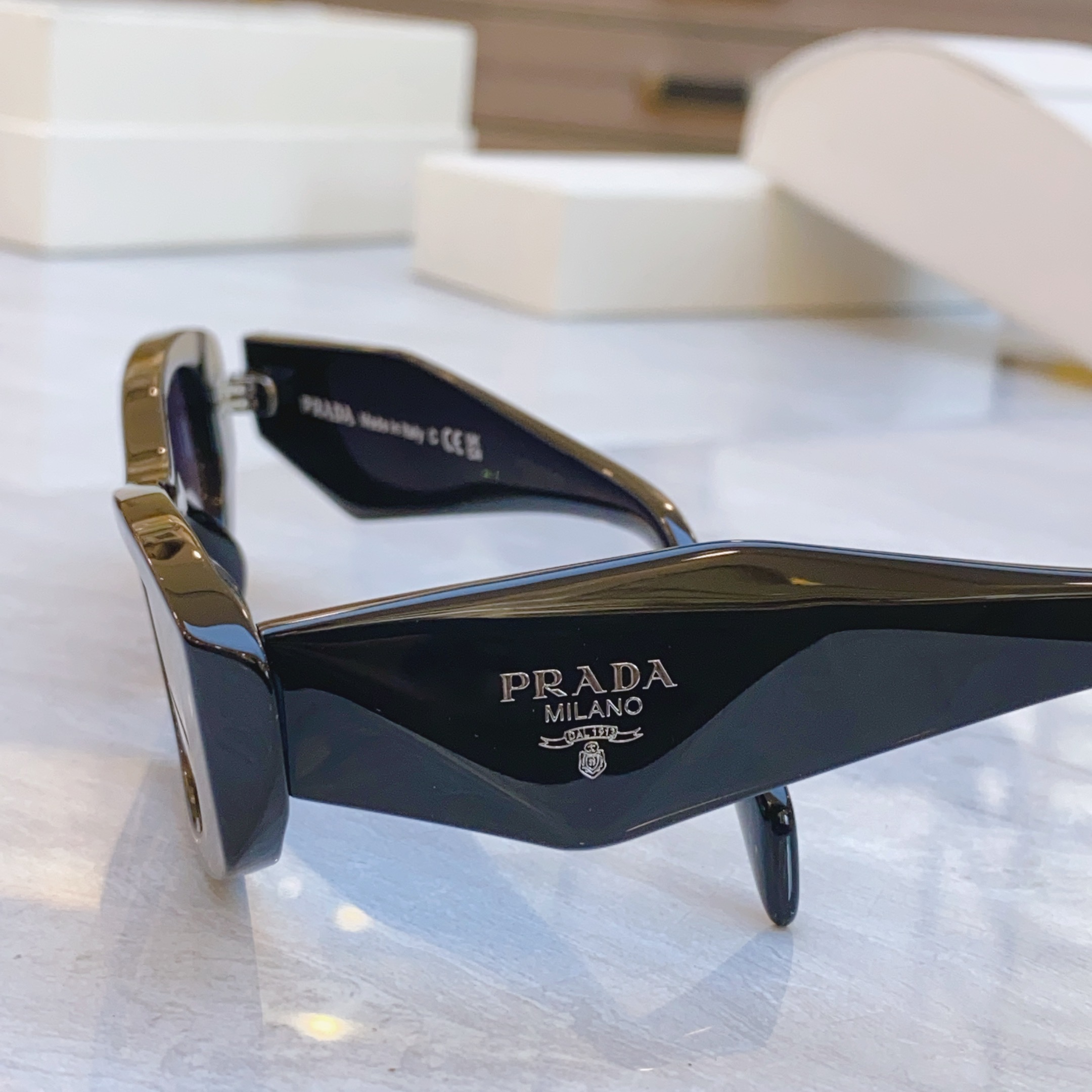 ，【PRAD*】普拉*达新款太阳镜🕶️，MODEL：OPRB16S，SIZE：54口20-145