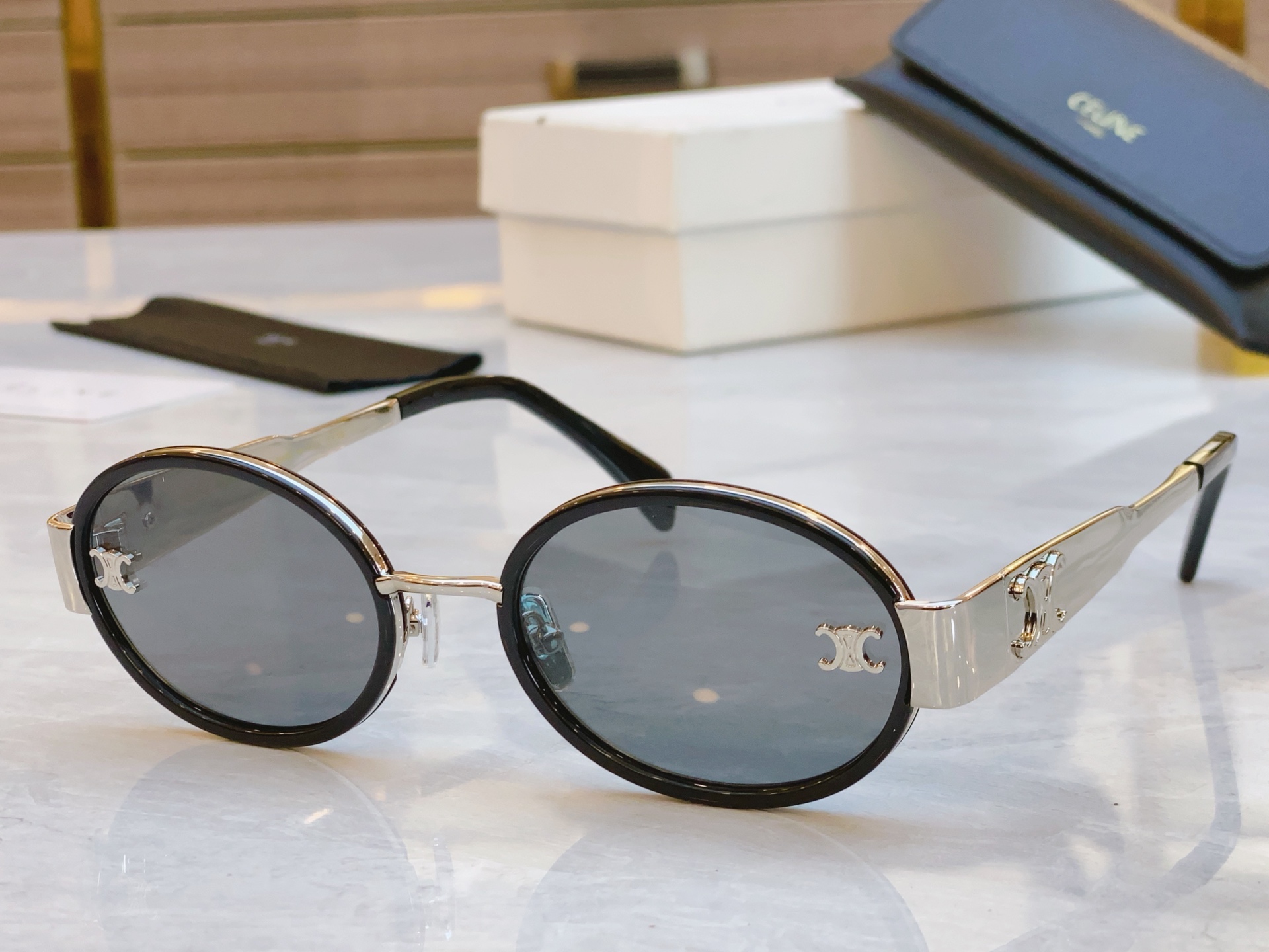 ，【CELIN*】赛*琳新款太阳镜， MODELCL1477LU ，SIZE 55口21-145