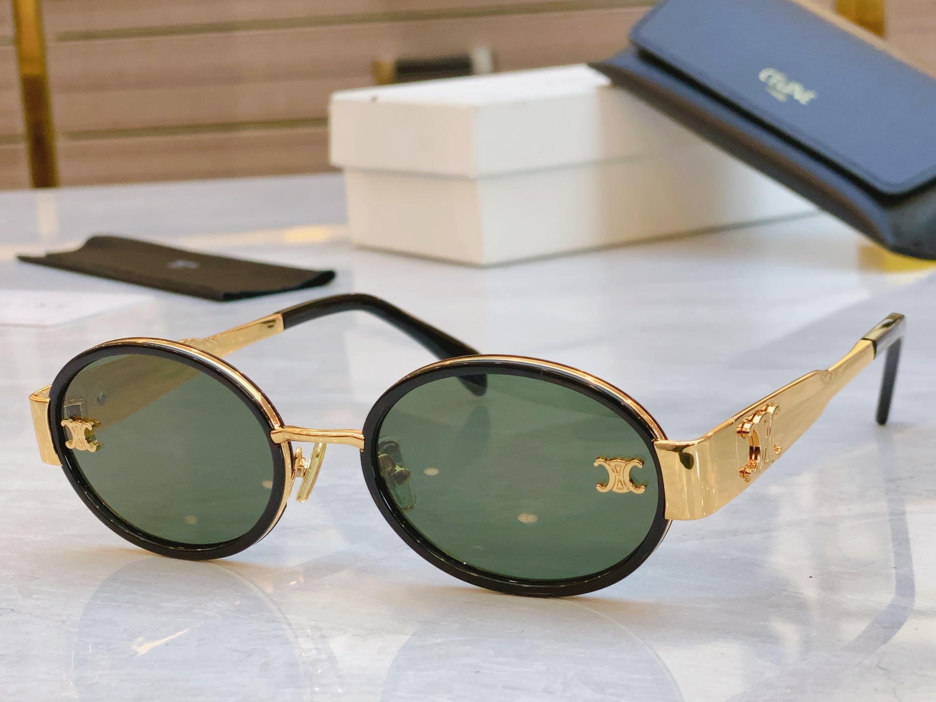 ，【CELIN*】赛*琳新款太阳镜， MODELCL1477LU ，SIZE 55口21-145