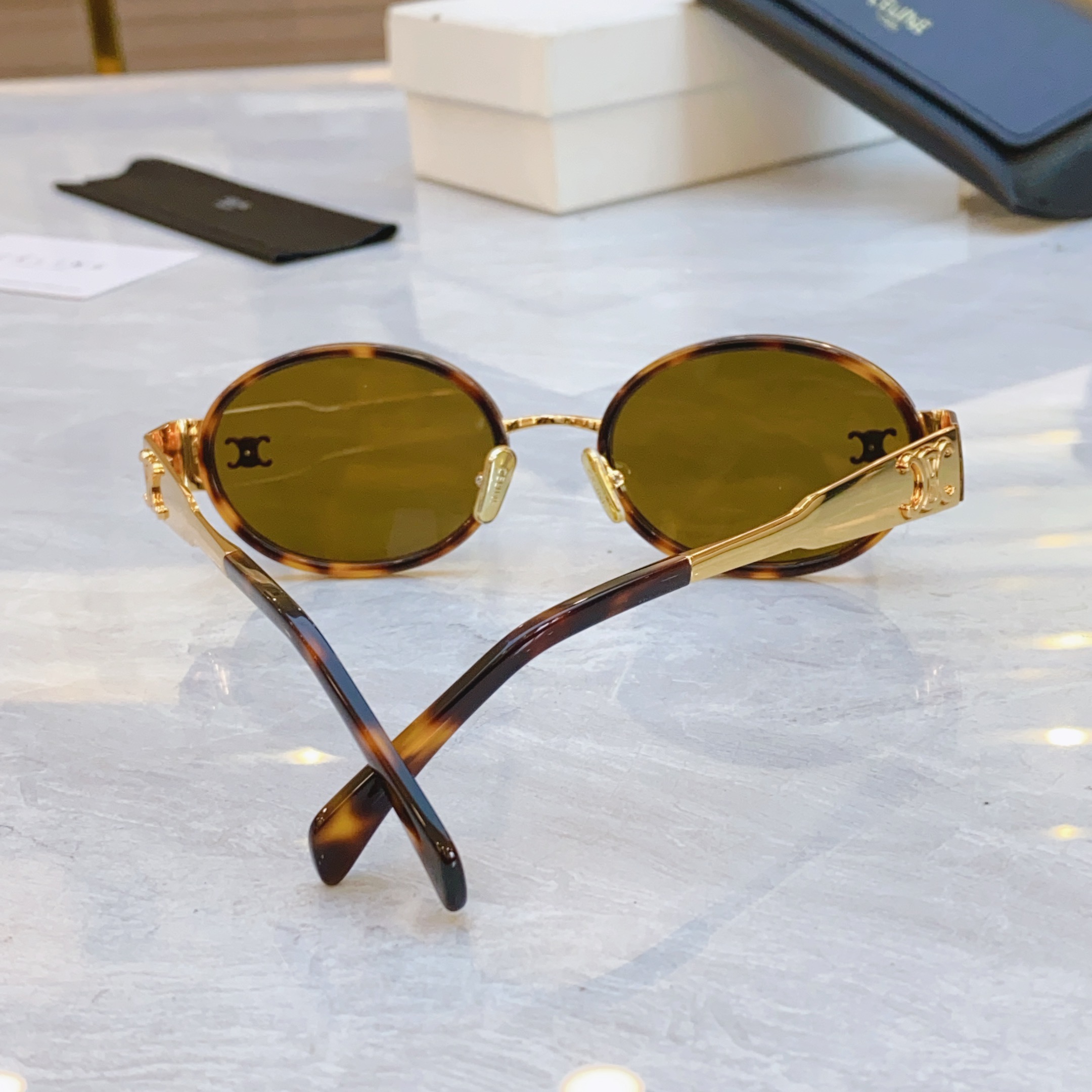 ，【CELIN*】赛*琳新款太阳镜， MODELCL1477LU ，SIZE 55口21-145