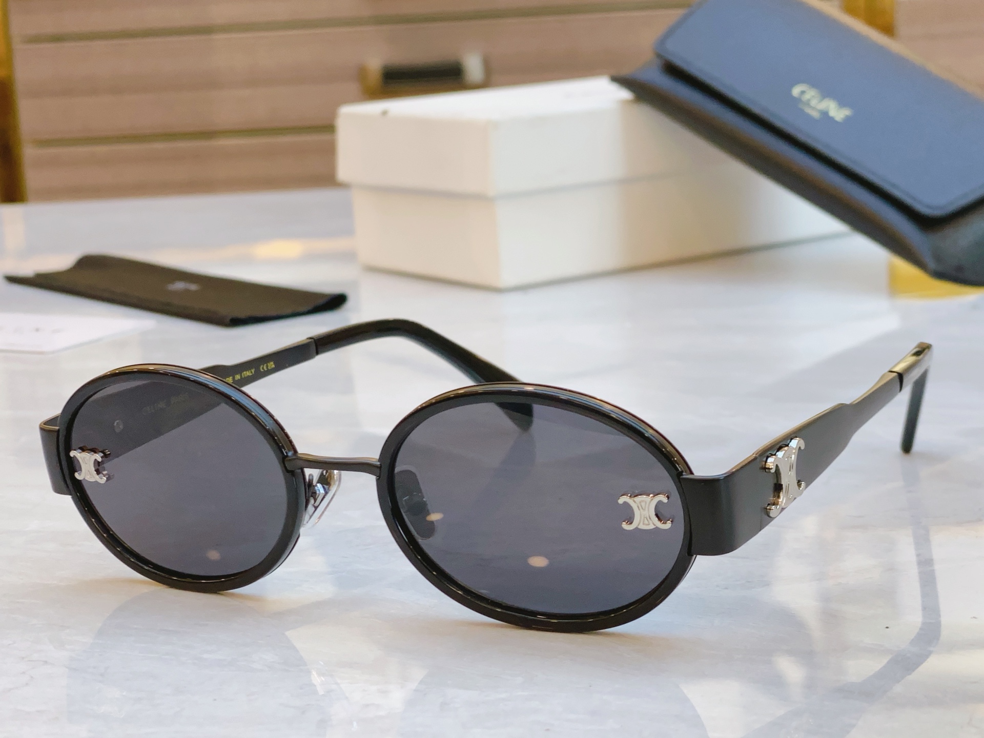 ，【CELIN*】赛*琳新款太阳镜， MODELCL1477LU ，SIZE 55口21-145