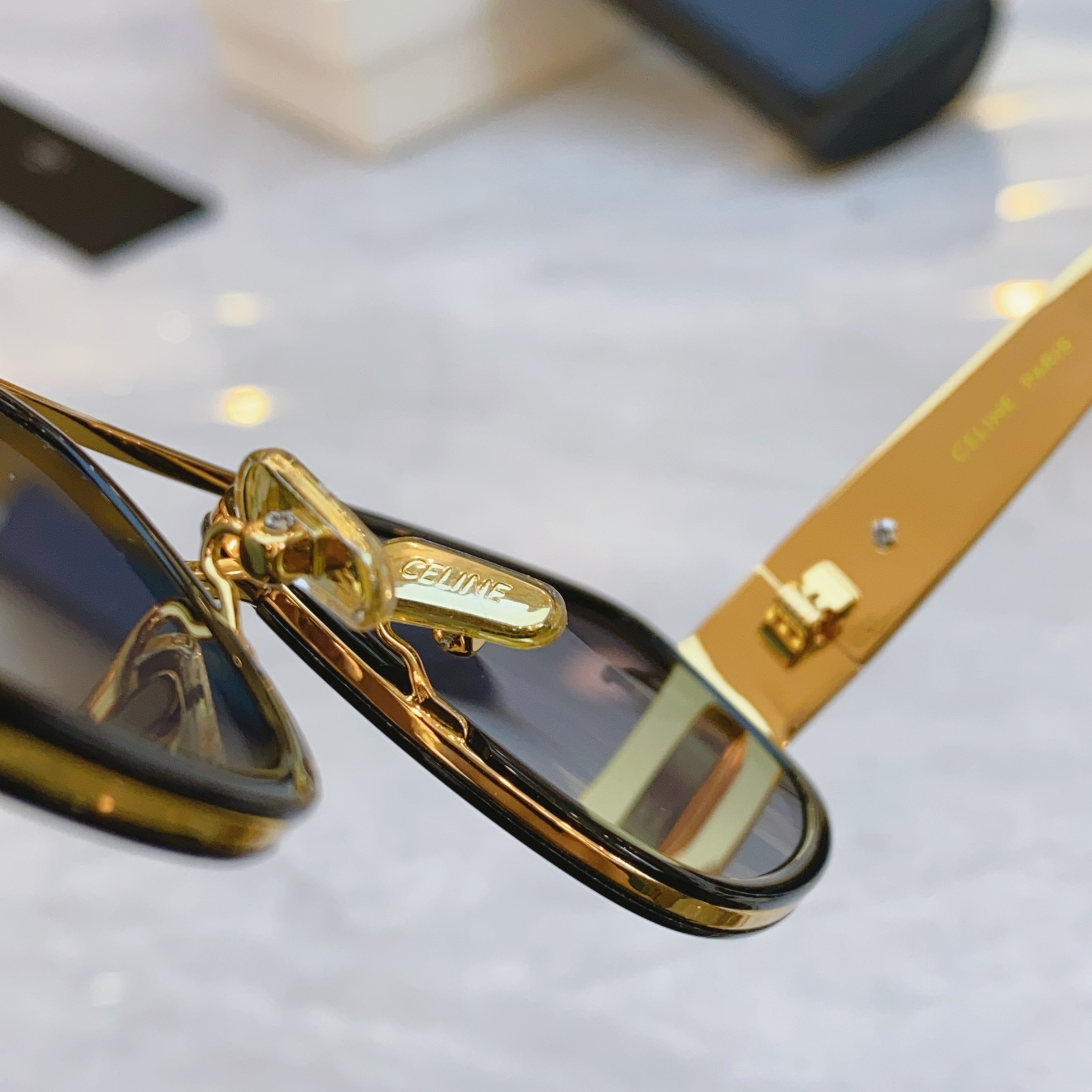 ，【CELIN*】赛*琳新款太阳镜， MODELCL1479LU ，SIZE 56口19-145