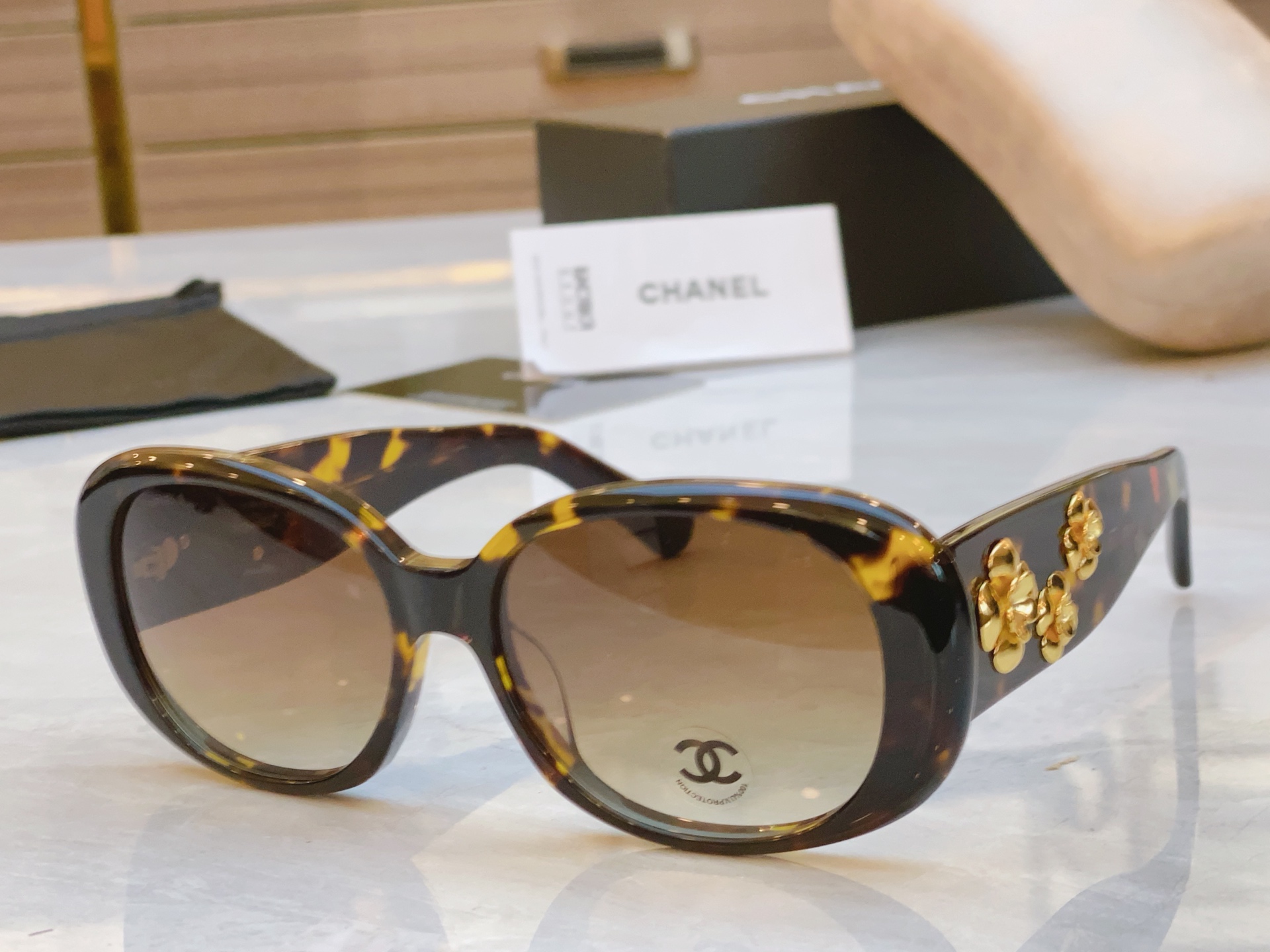 ，【CHANE*】香奈儿新款太阳镜🕶️🕶️，MODEL：CH5113，SIZE：56口16-130