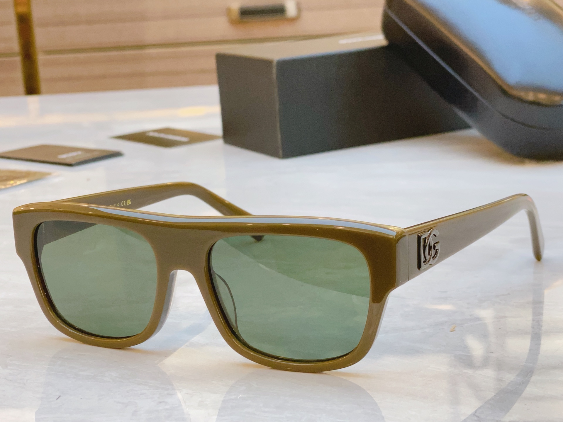 ，【DOLCE & GABBAN*】D*G新款太阳镜，MODEL：DG4455，SIZE：56口18-1