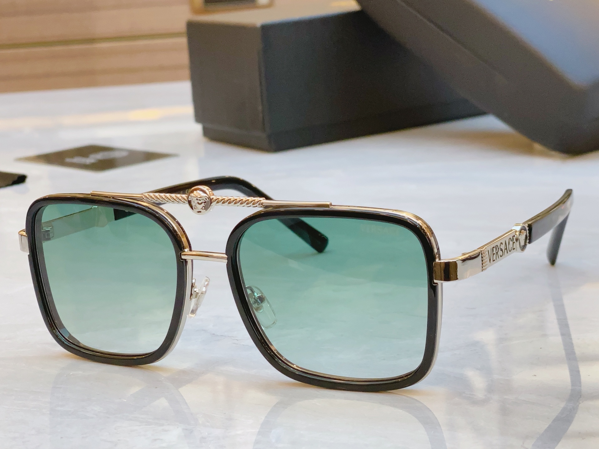 ，【VERSAC*】范思*哲新款太阳镜，MODEL：VE 5168，SIZE：57口18-142