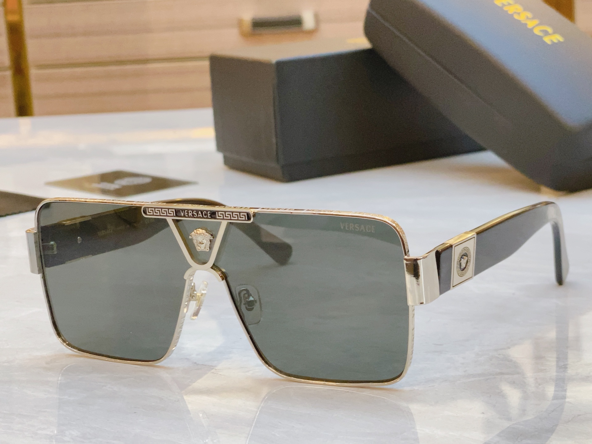 ，【VERSAC*】范思*哲新款太阳镜，MODEL：VE 6739，SIZE：138口0-145