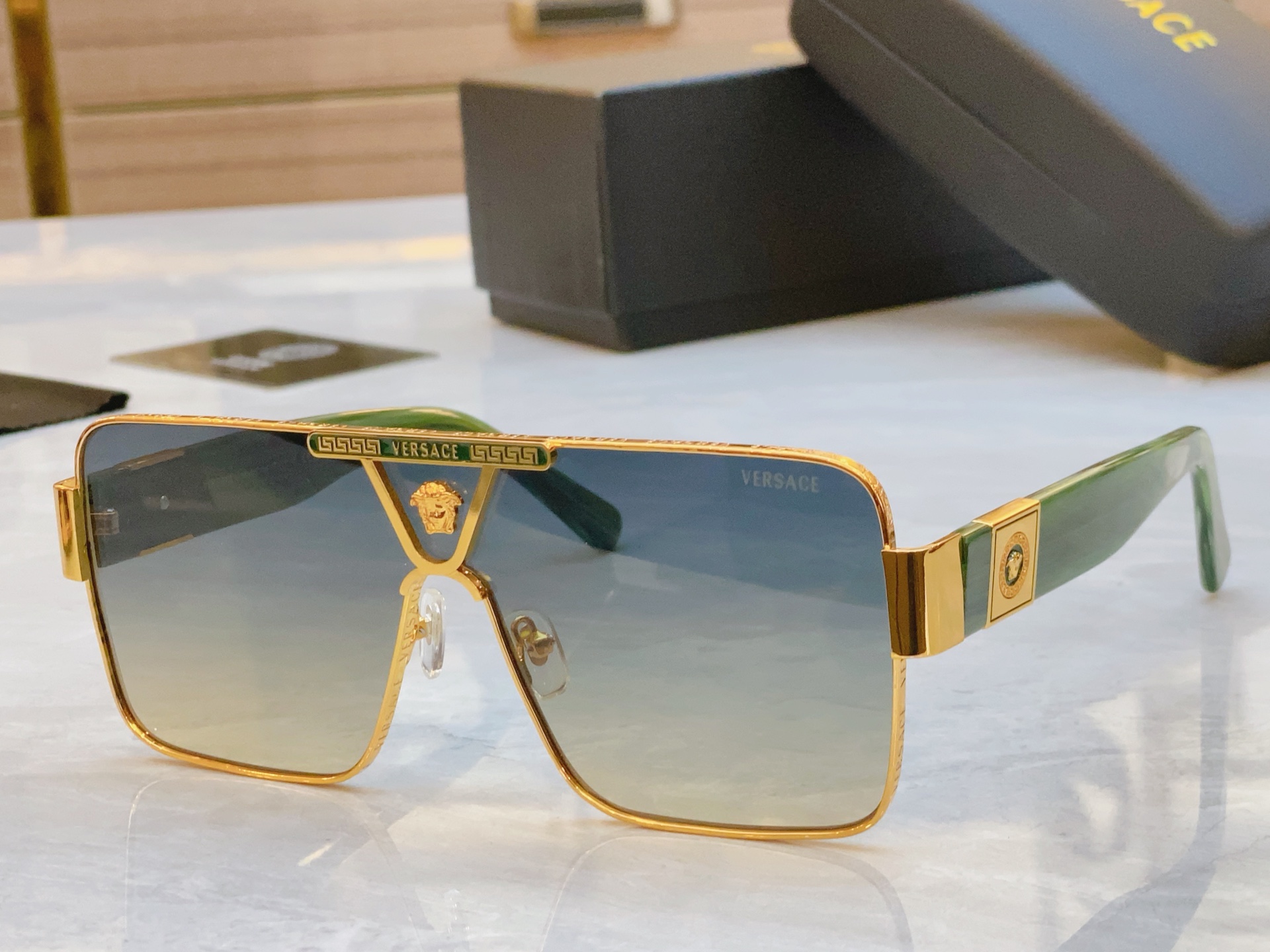 ，【VERSAC*】范思*哲新款太阳镜，MODEL：VE 6739，SIZE：138口0-145