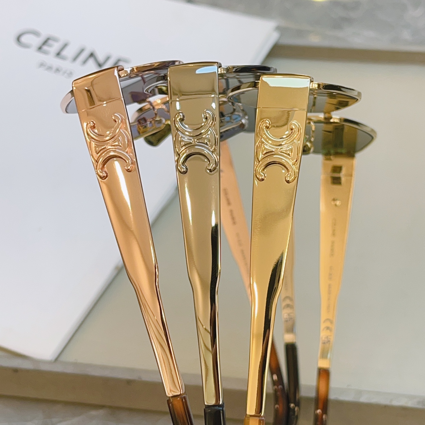 ，【CELIN*】赛琳高版本太阳镜到货✨，市面最高版本，MODELCL40254U，SIZE54口16-