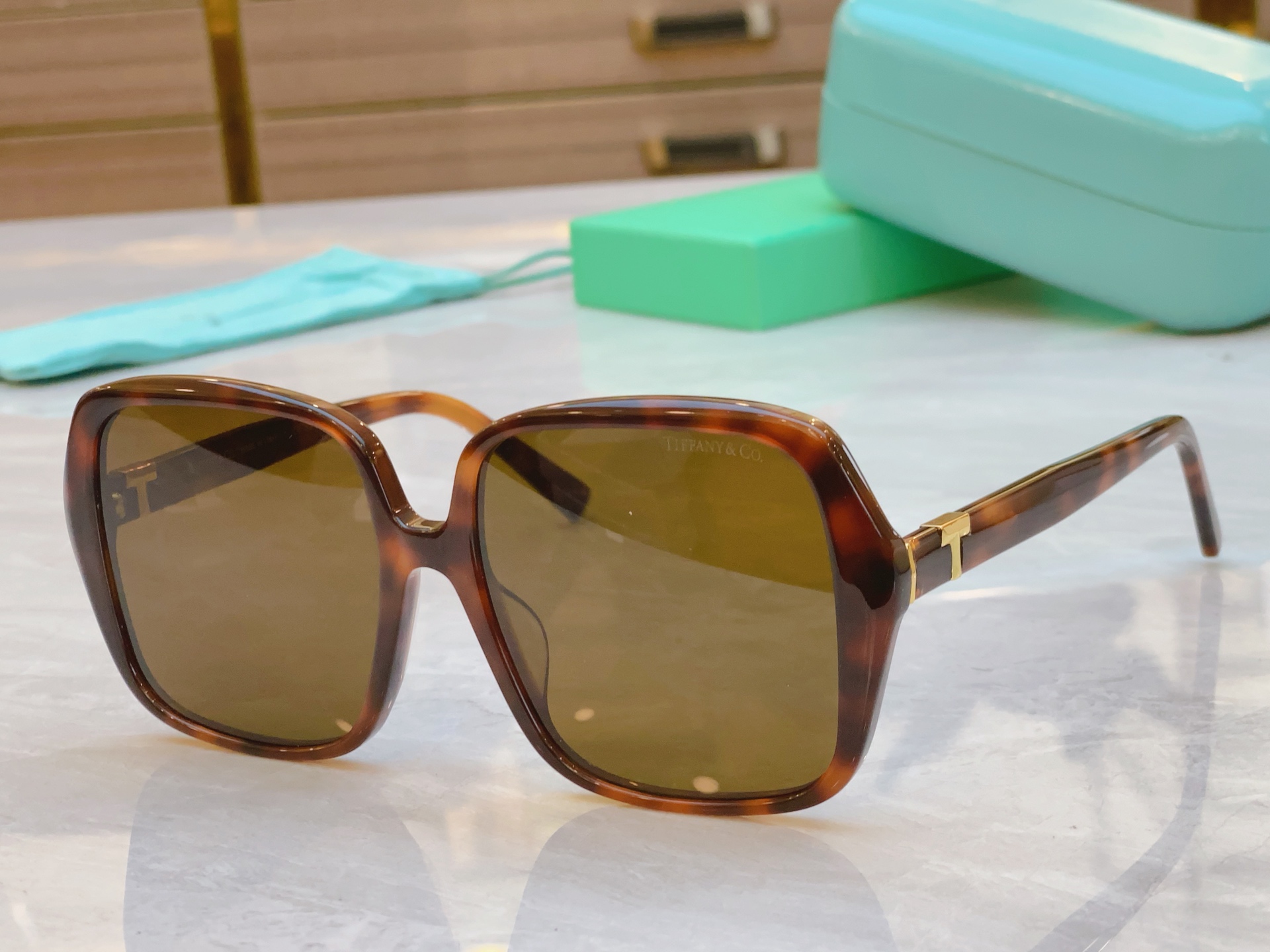 ，【Tiffany & Co.】蒂芙*尼新款太阳镜🕶️，Mod：TF4221D，Size：58口17-1