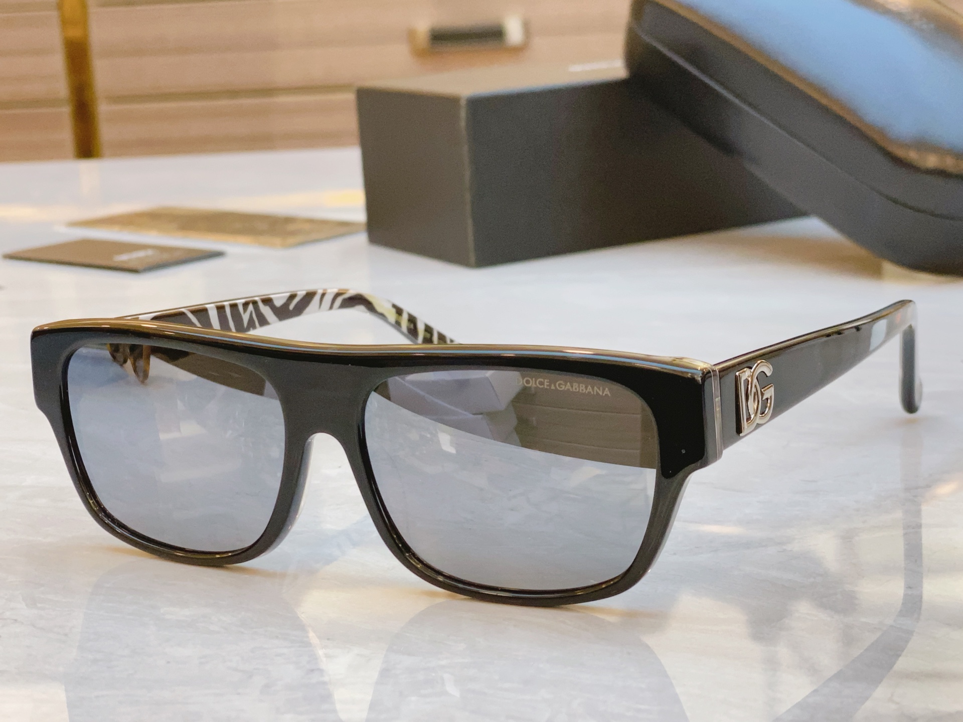 ，【DOLCE & GABBAN*】D*G新款太阳镜，MODEL：DG4417，SIZE：57口16-1