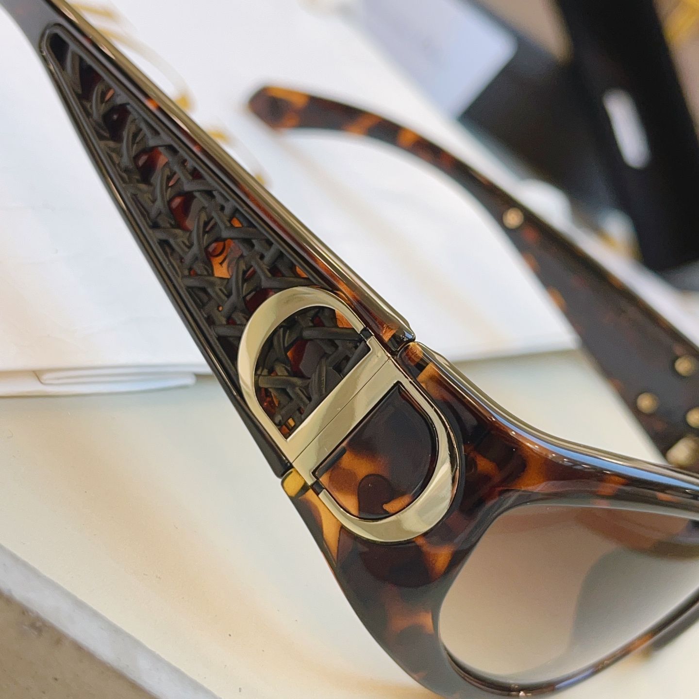 ，【DIO* 】迪*奥新款太阳镜🕶️，高版本✨，MODEL：VeryDior S3F，SIZE：61口1