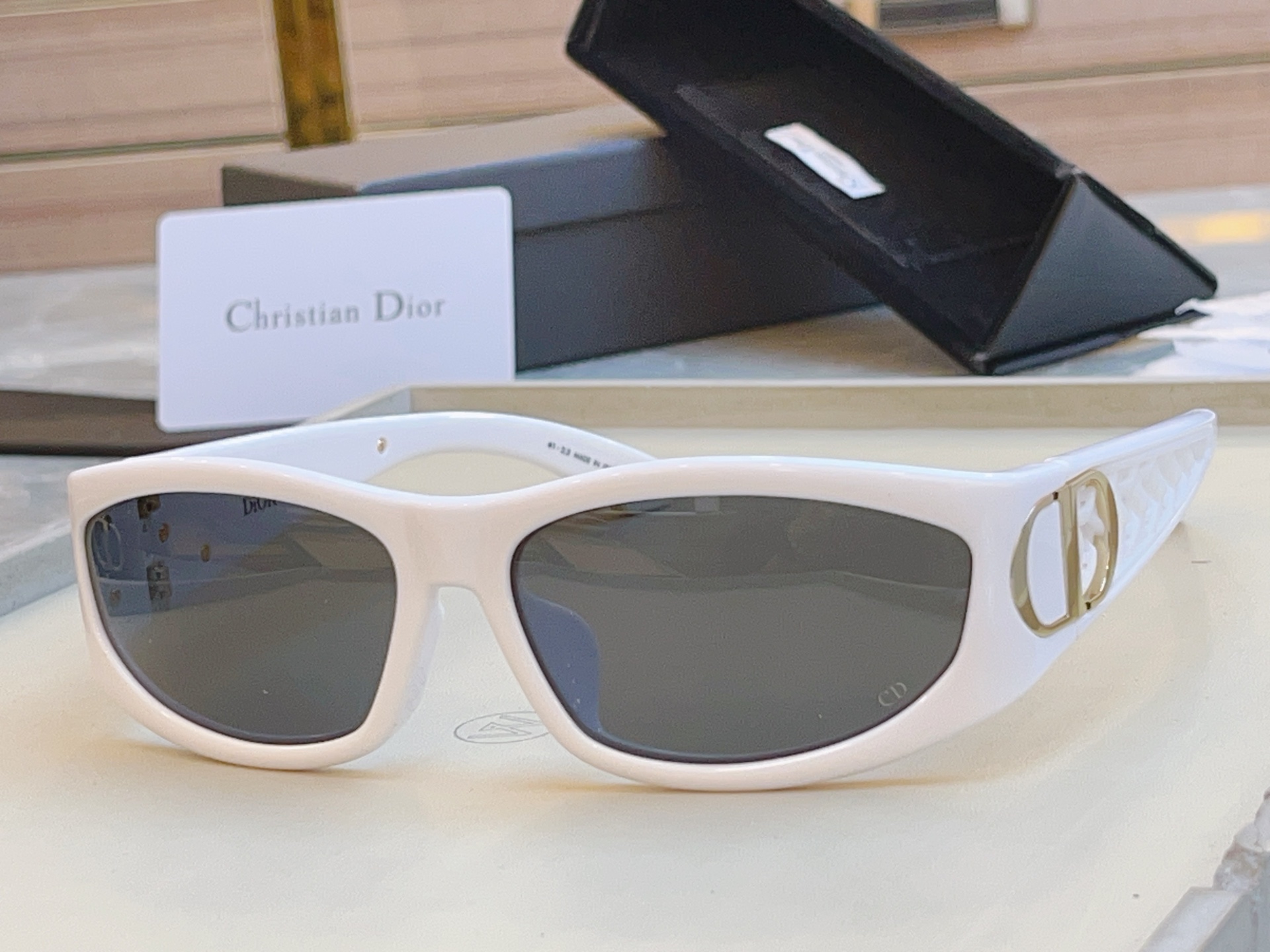 ，【DIO* 】迪*奥新款太阳镜🕶️，高版本✨，MODEL：VeryDior S3F，SIZE：61口1