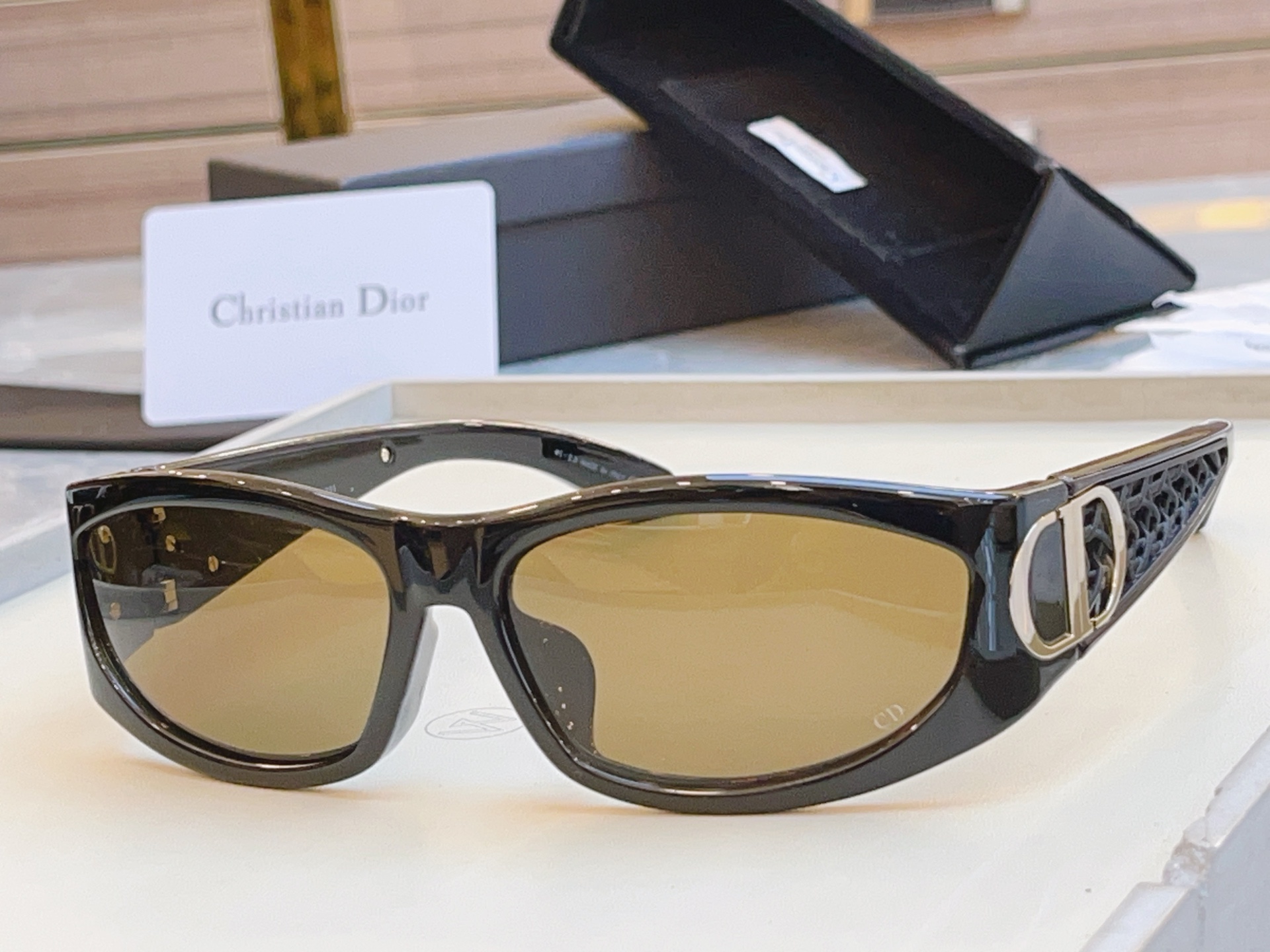 ，【DIO* 】迪*奥新款太阳镜🕶️，高版本✨，MODEL：VeryDior S3F，SIZE：61口1
