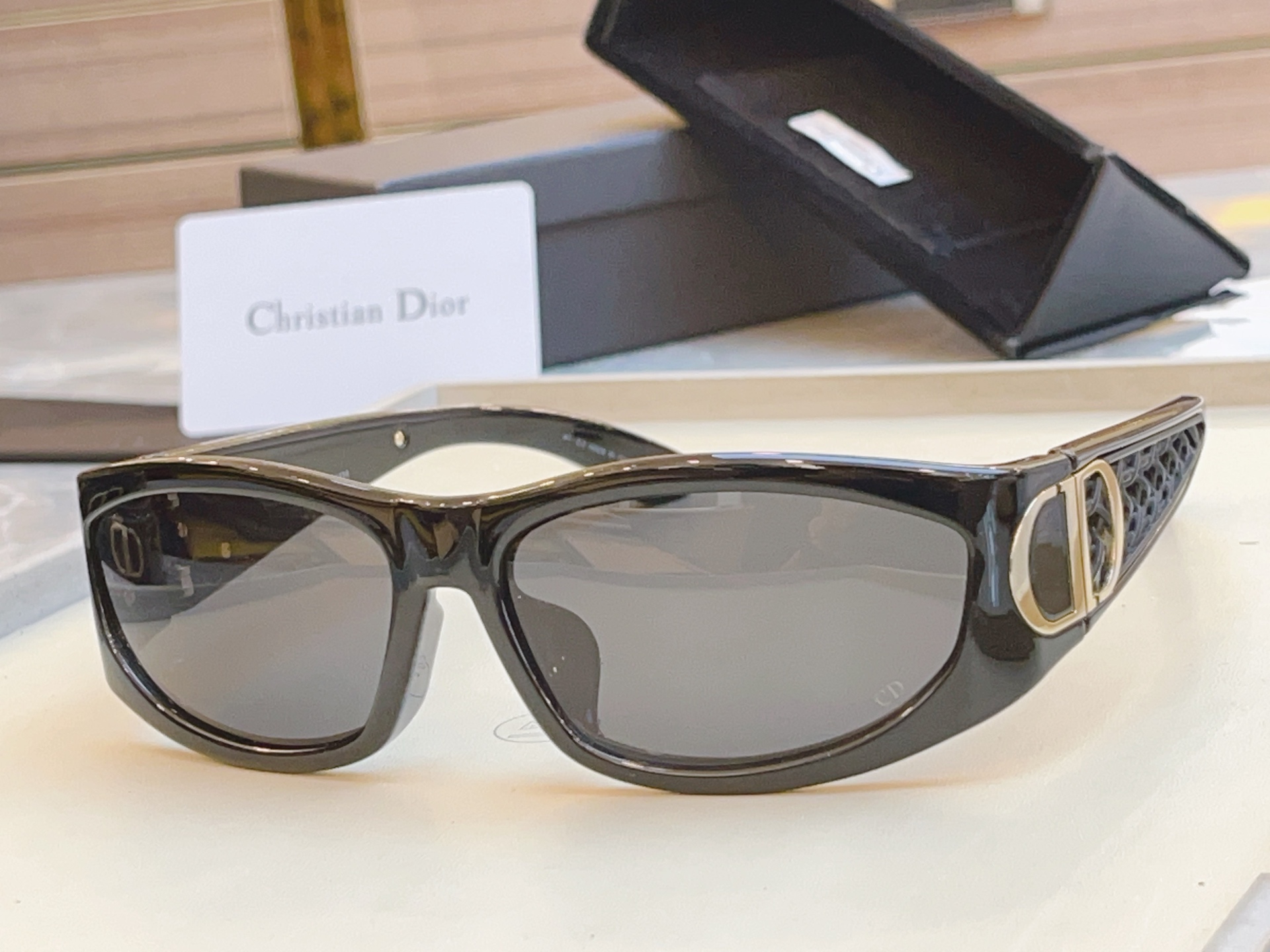 ，【DIO* 】迪*奥新款太阳镜🕶️，高版本✨，MODEL：VeryDior S3F，SIZE：61口1