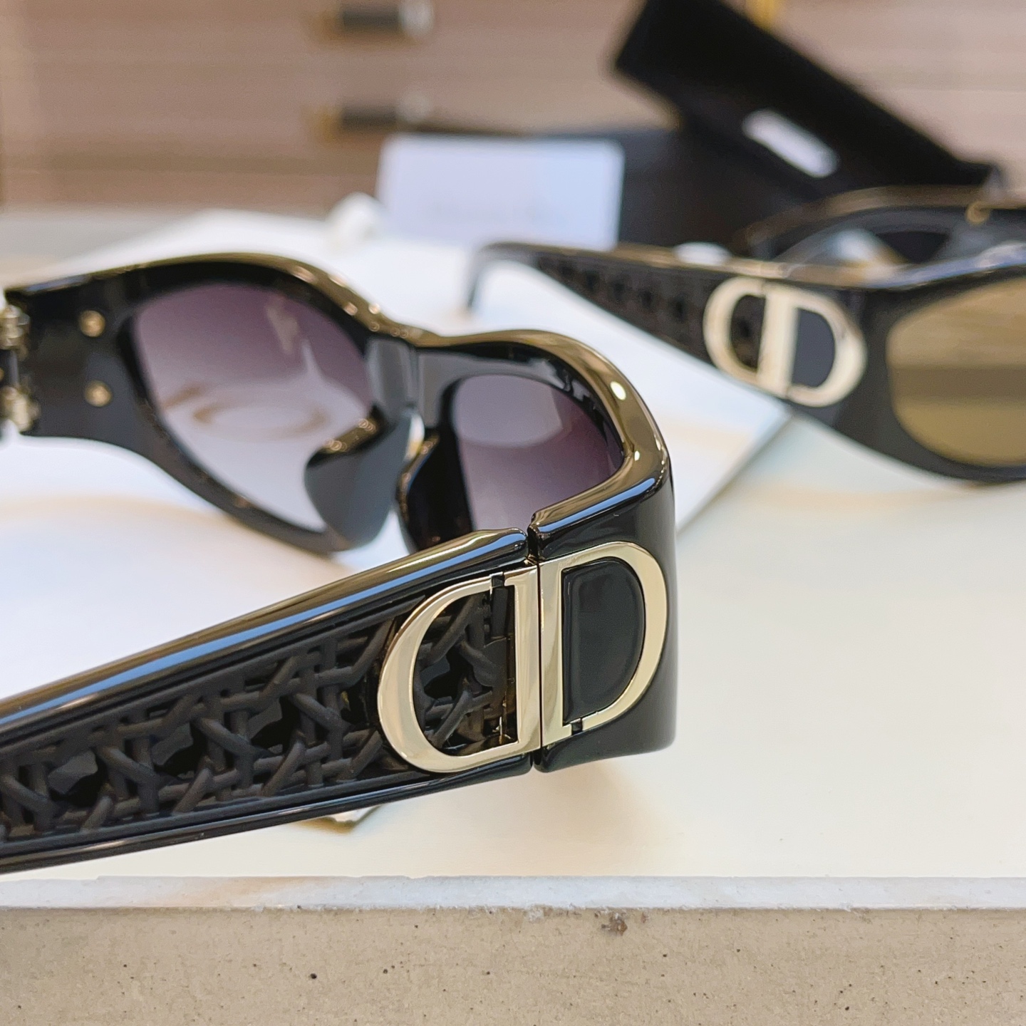，【DIO* 】迪*奥新款太阳镜🕶️，高版本✨，MODEL：VeryDior S3F，SIZE：61口1