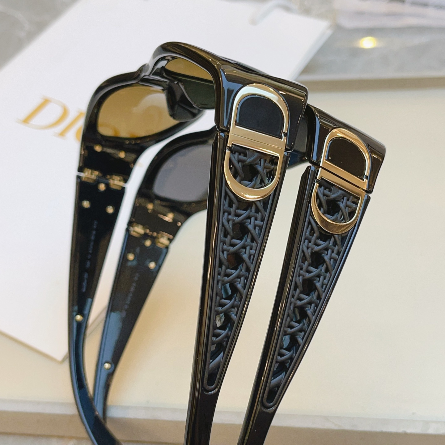 ，【DIO* 】迪*奥新款太阳镜🕶️，高版本✨，MODEL：VeryDior S3F，SIZE：61口1