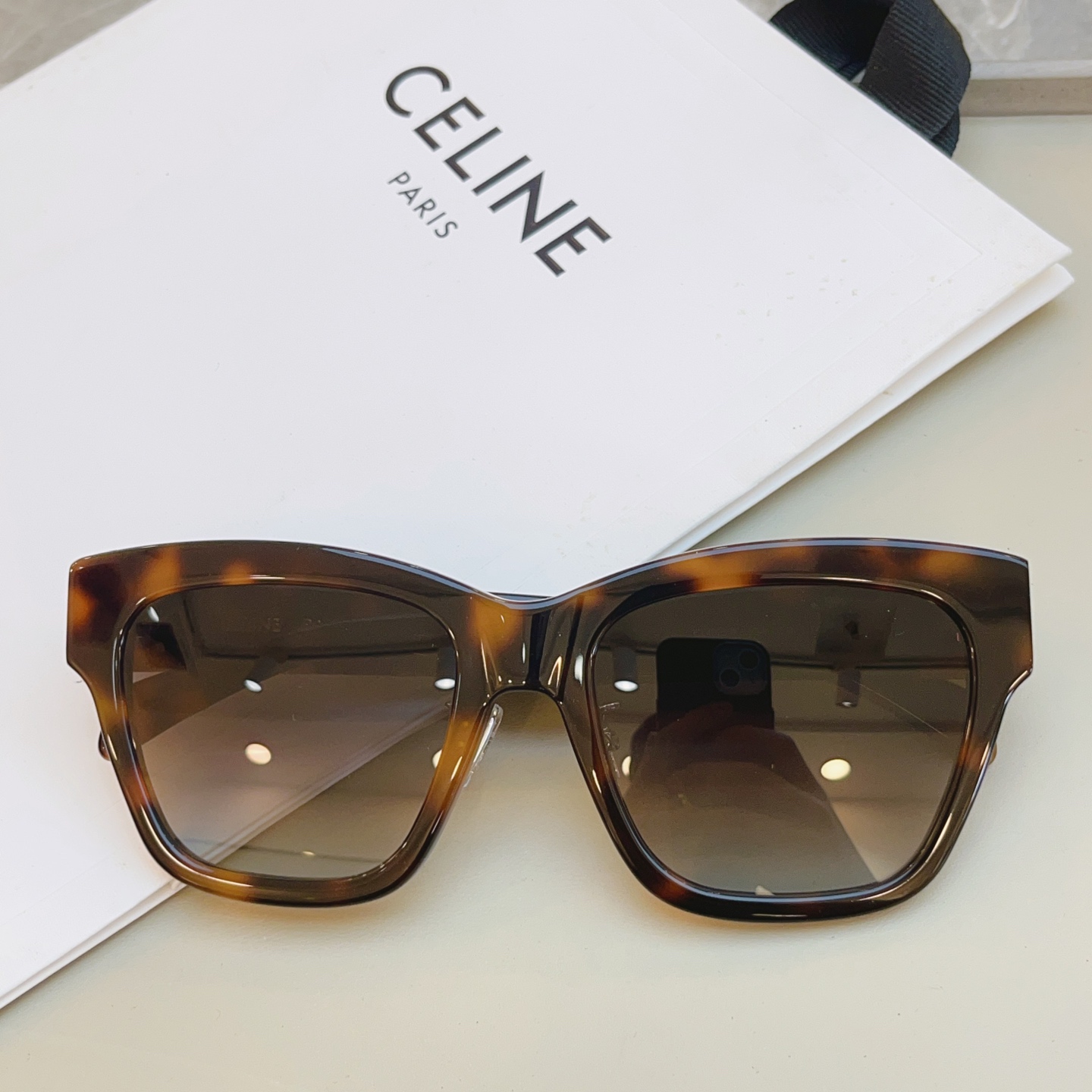 ，【CELIN*】赛*琳新款太阳镜， MODELCL40253F ，带鼻托款✨，SIZE 55口18-1