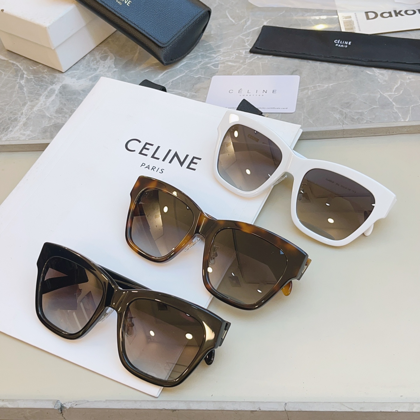 ，【CELIN*】赛*琳新款太阳镜， MODELCL40253F ，带鼻托款✨，SIZE 55口18-1