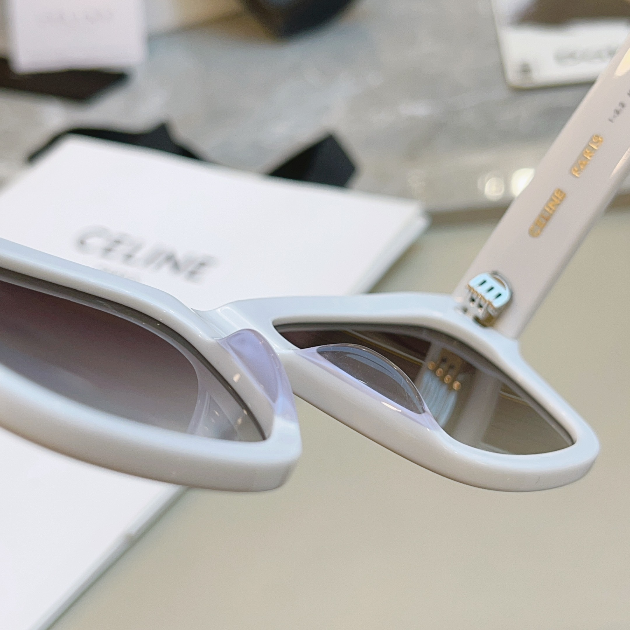 ，【CELIN*】赛*琳新款太阳镜， MODELCL40253I ，不带鼻托款✨，SIZE 55口18-