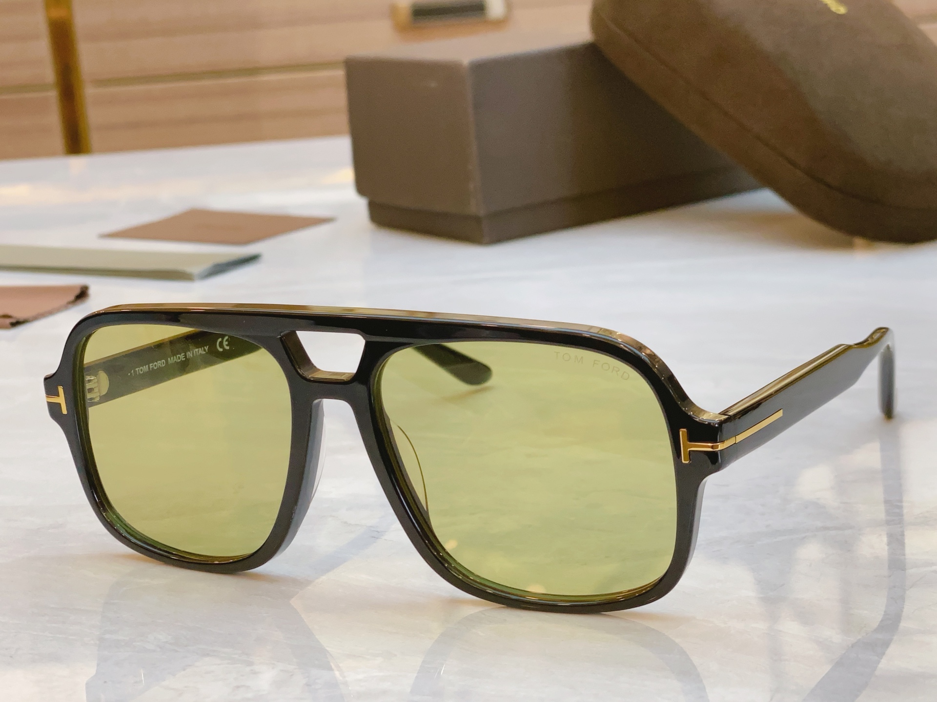 ，【TOM FOR*】汤姆*福特新款太阳镜🕶️，MODEL：TF  884，SIZE：60口18-140