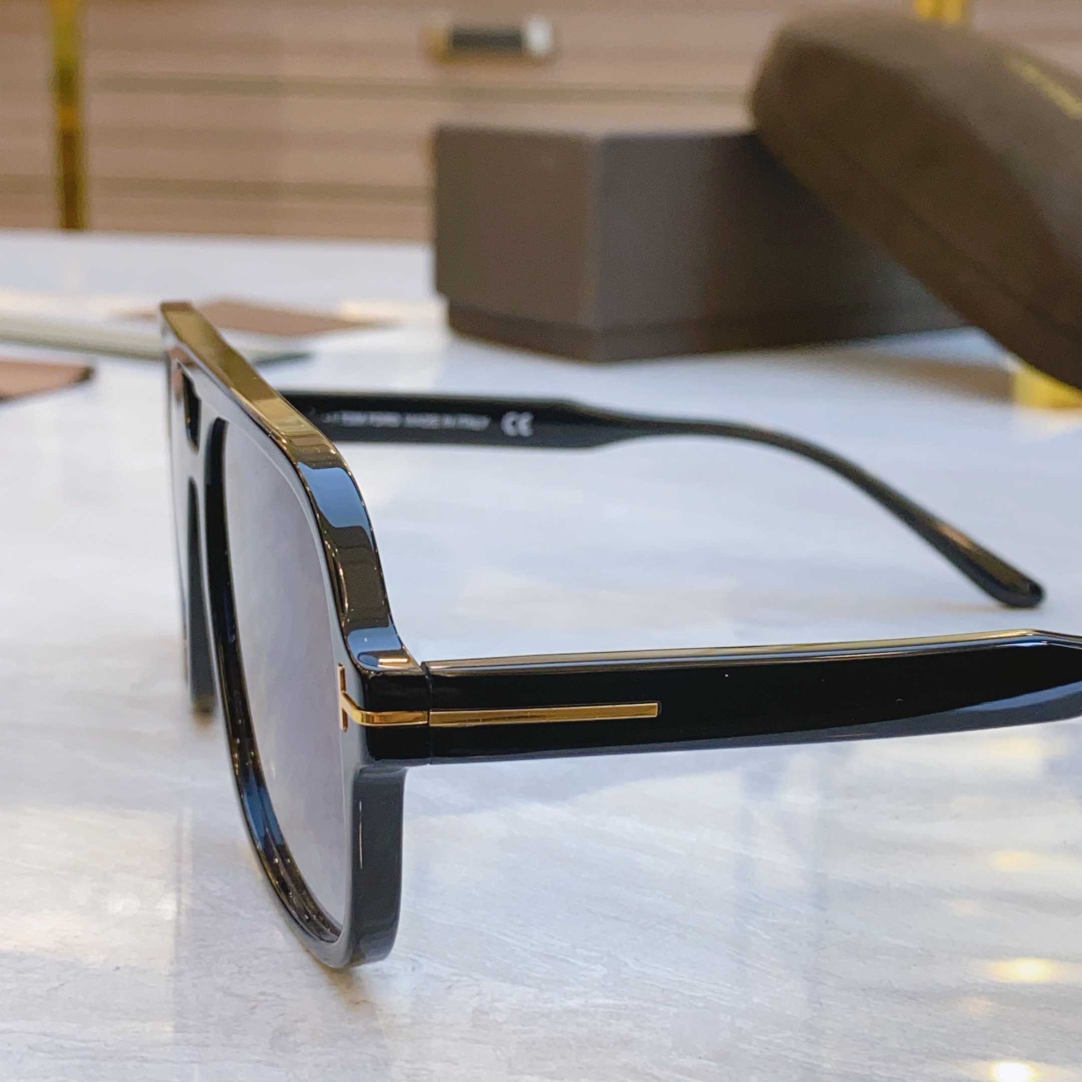 ，【TOM FOR*】汤姆*福特新款太阳镜🕶️，MODEL：TF  884，SIZE：60口18-140