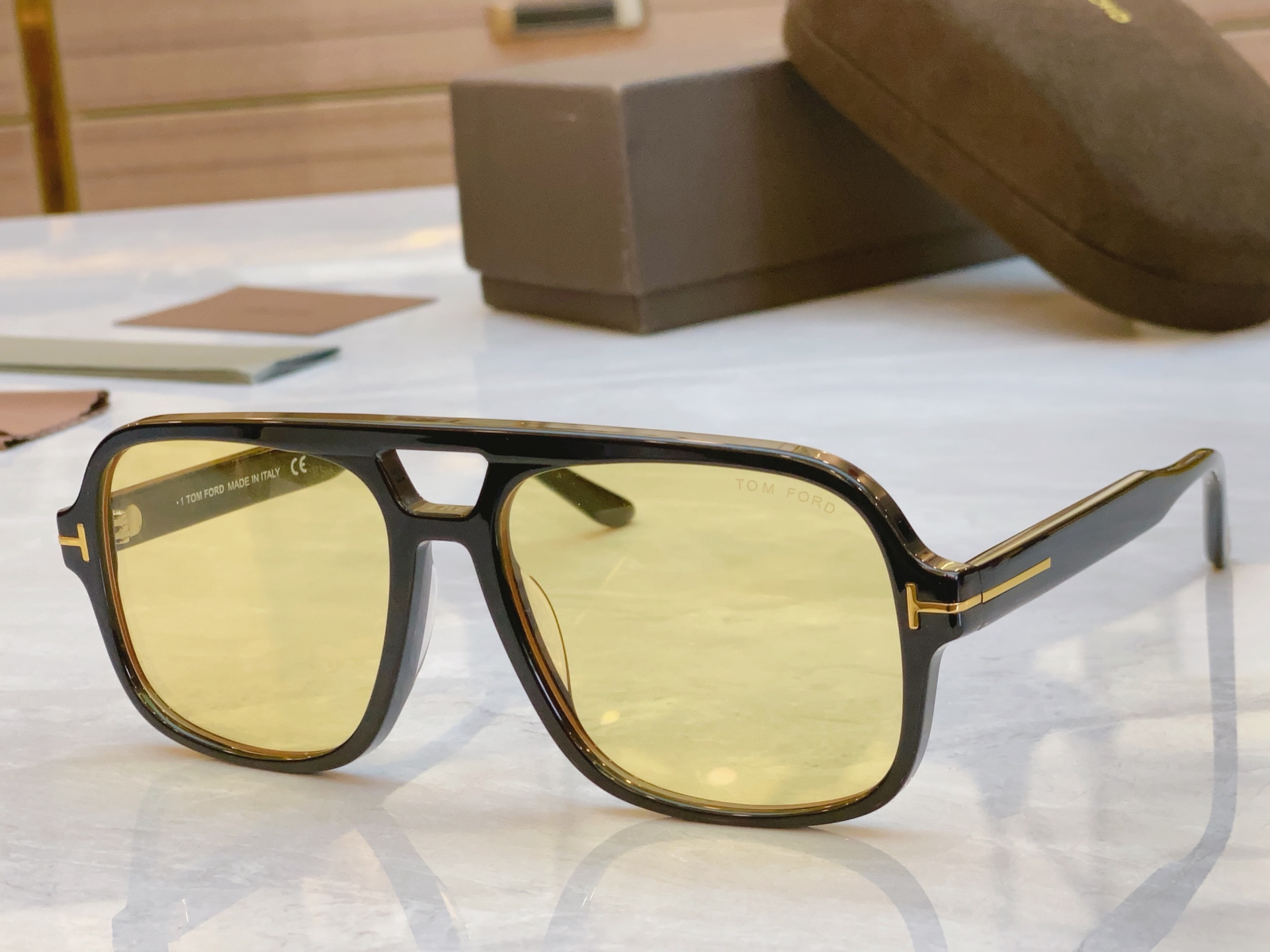 ，【TOM FOR*】汤姆*福特新款太阳镜🕶️，MODEL：TF  884，SIZE：60口18-140