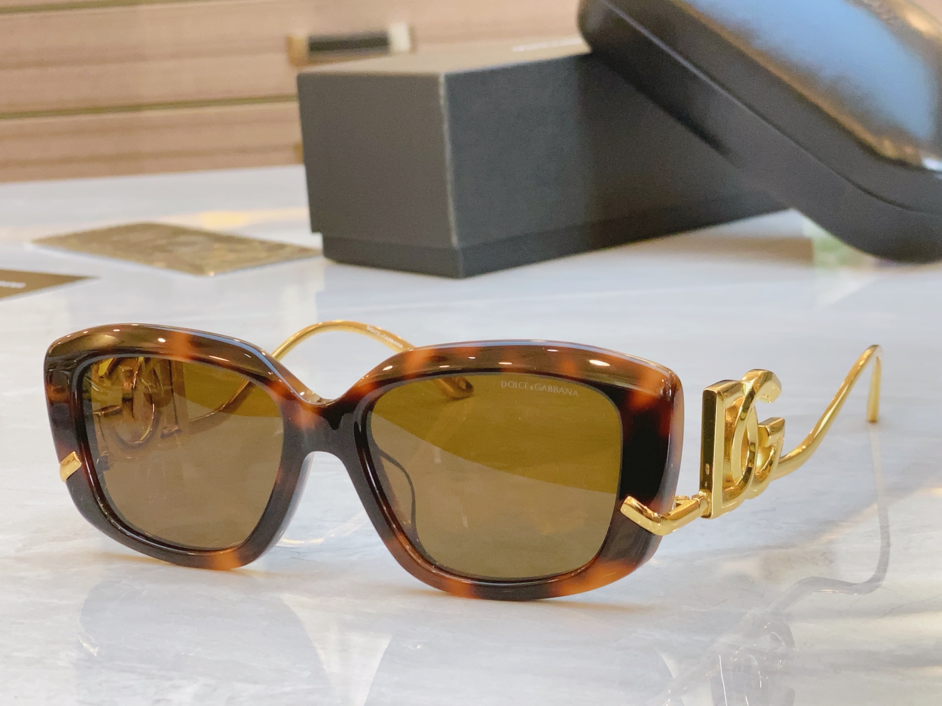 ，【DOLCE & GABBAN*】D*G新款太阳镜，MODEL：DG6697，SIZE：53口17-1