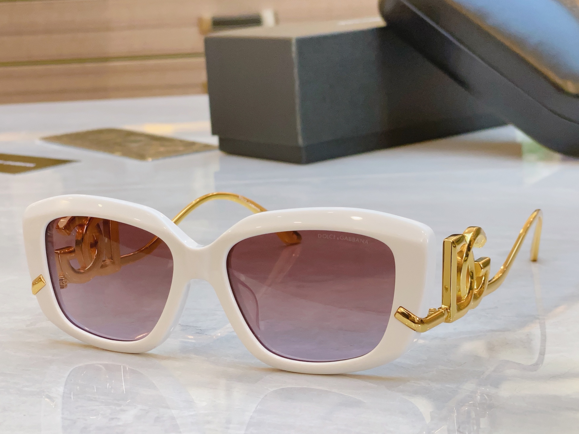 ，【DOLCE & GABBAN*】D*G新款太阳镜，MODEL：DG6697，SIZE：53口17-1
