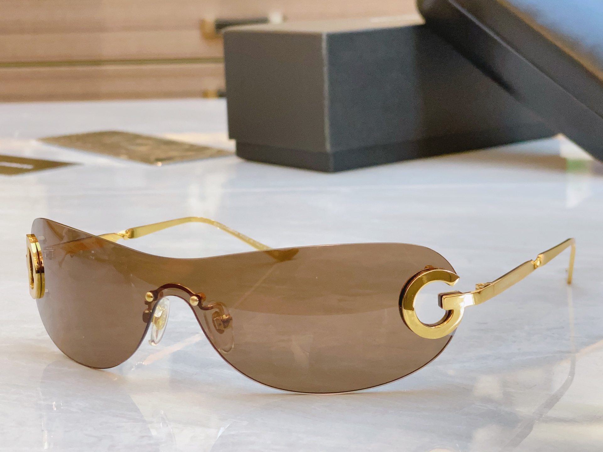 ，【DOLCE & GABBAN*】D*G新款太阳镜，MODEL：DG2308，SIZE：143口0-1