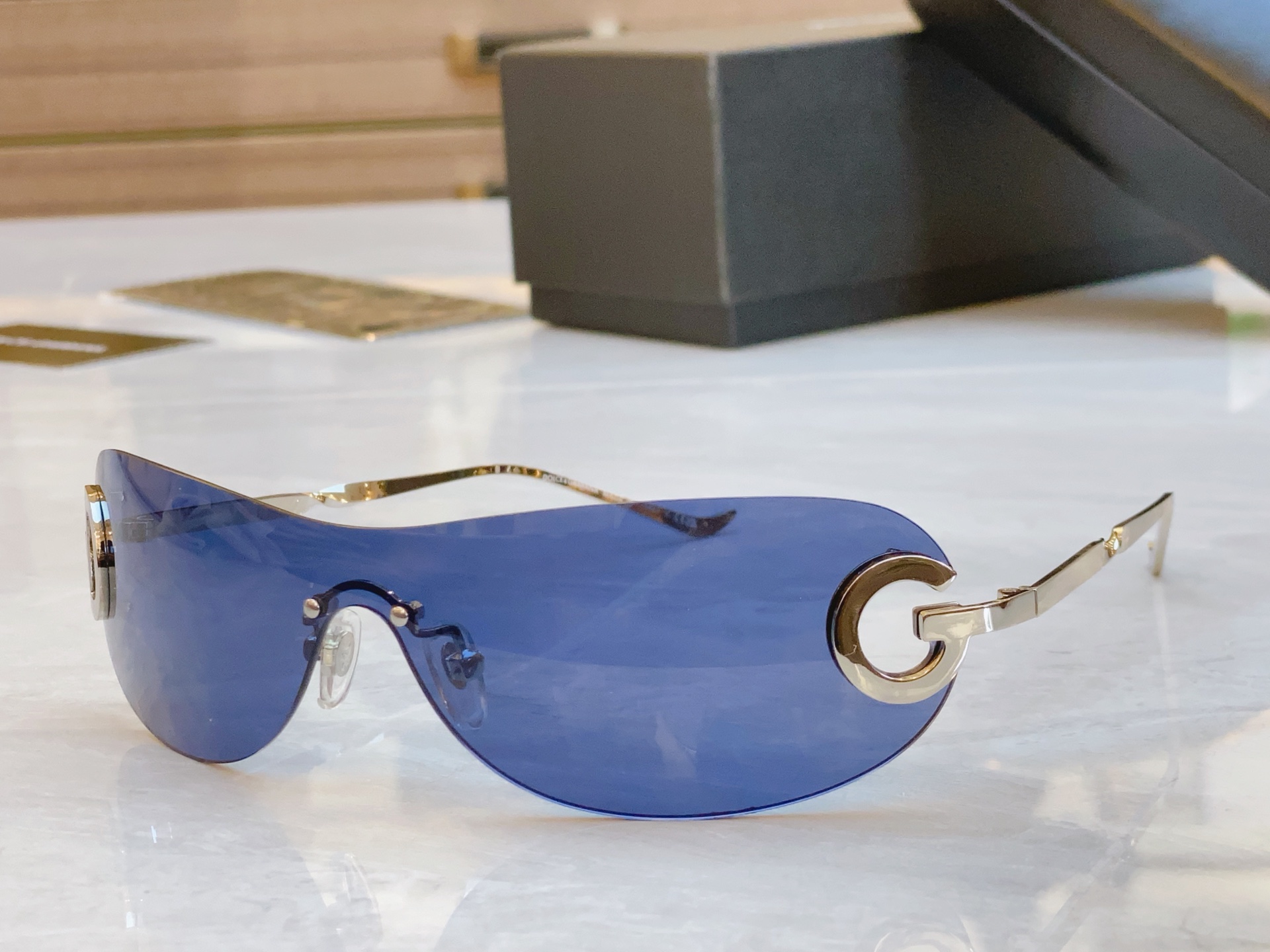 ，【DOLCE & GABBAN*】D*G新款太阳镜，MODEL：DG2308，SIZE：143口0-1