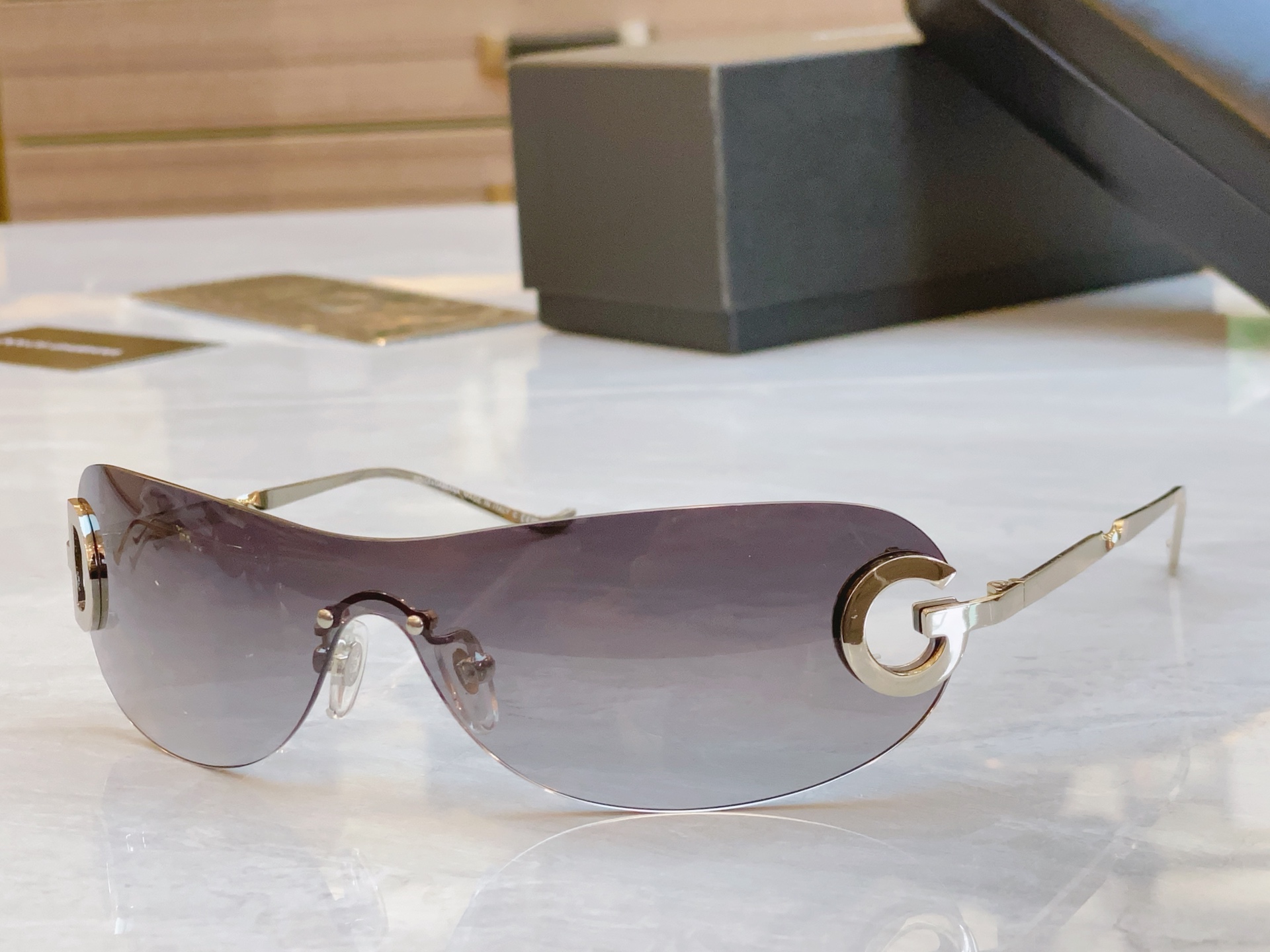 ，【DOLCE & GABBAN*】D*G新款太阳镜，MODEL：DG2308，SIZE：143口0-1