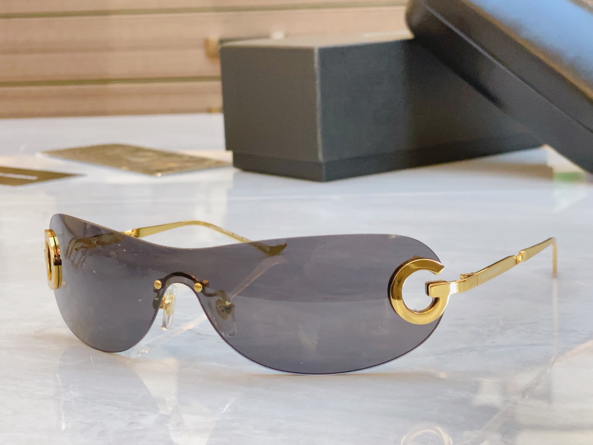 ，【DOLCE & GABBAN*】D*G新款太阳镜，MODEL：DG2308，SIZE：143口0-1