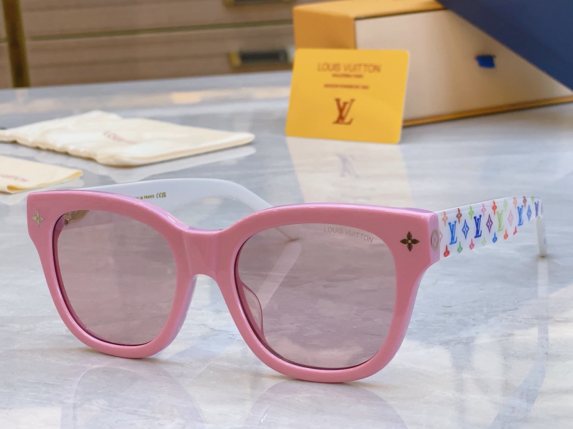 ，【LOUIS VUITTO*】路易*威登新款太阳镜，MODEL：Z2725U，SIZE：54口20-1
