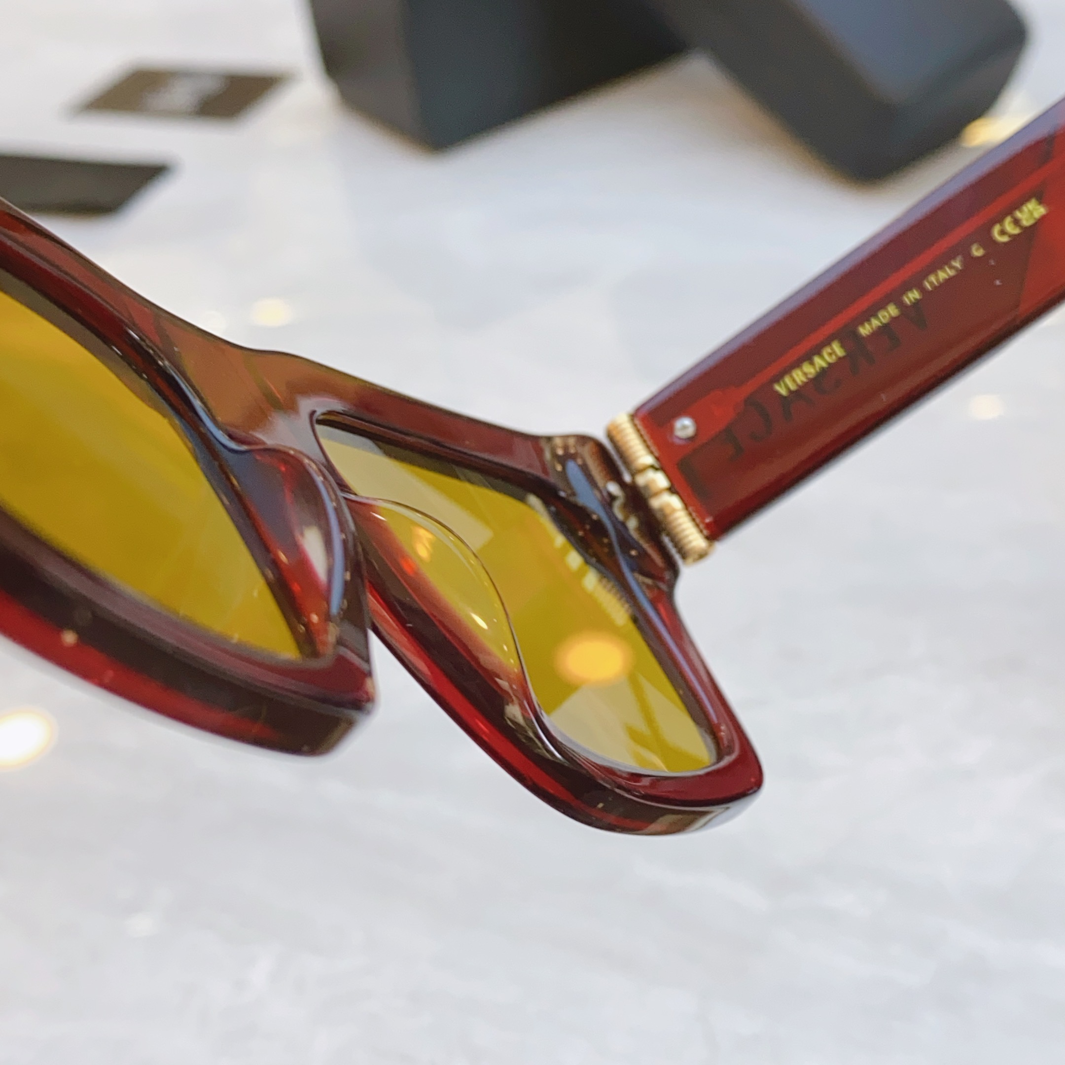 ，【VERSAC*】范思*哲新款太阳镜，
MODEL：VE4464，SIZE：55口19-145