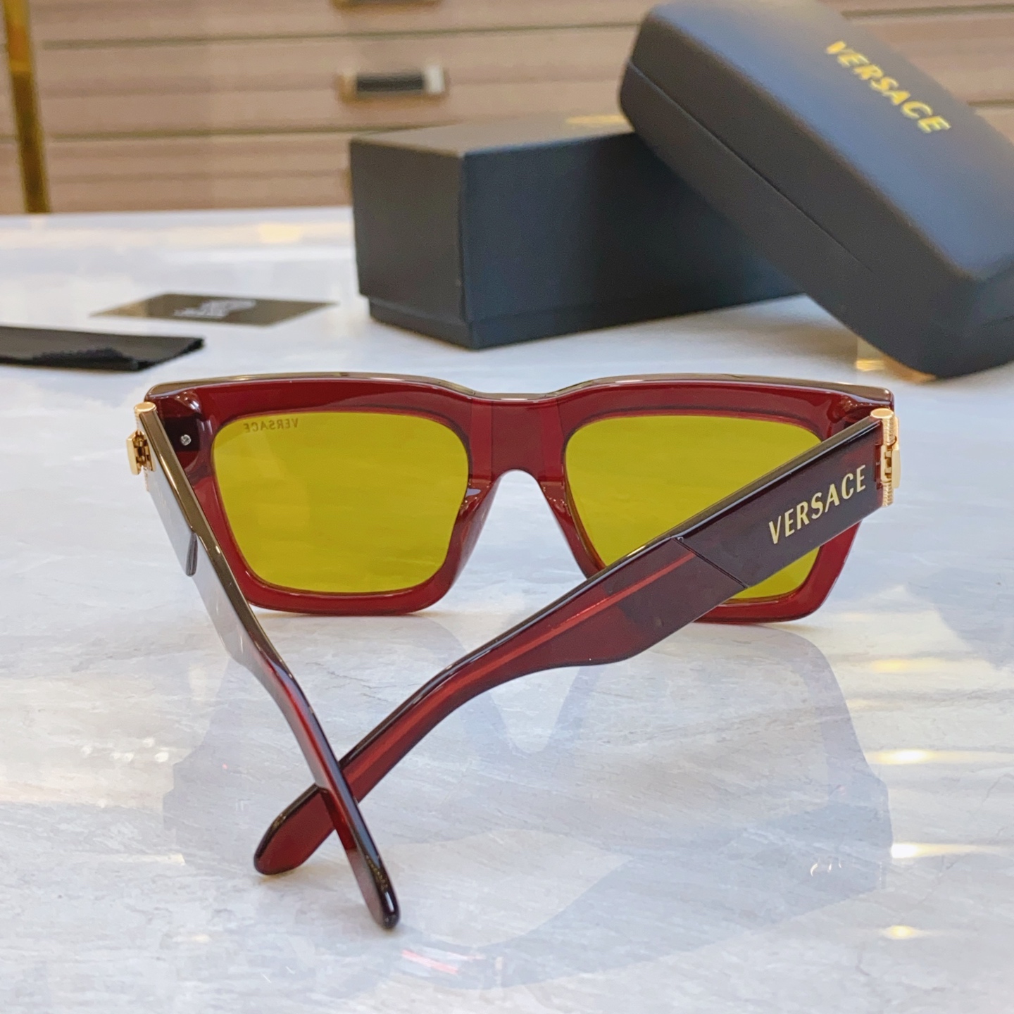 ，【VERSAC*】范思*哲新款太阳镜，
MODEL：VE4464，SIZE：55口19-145
