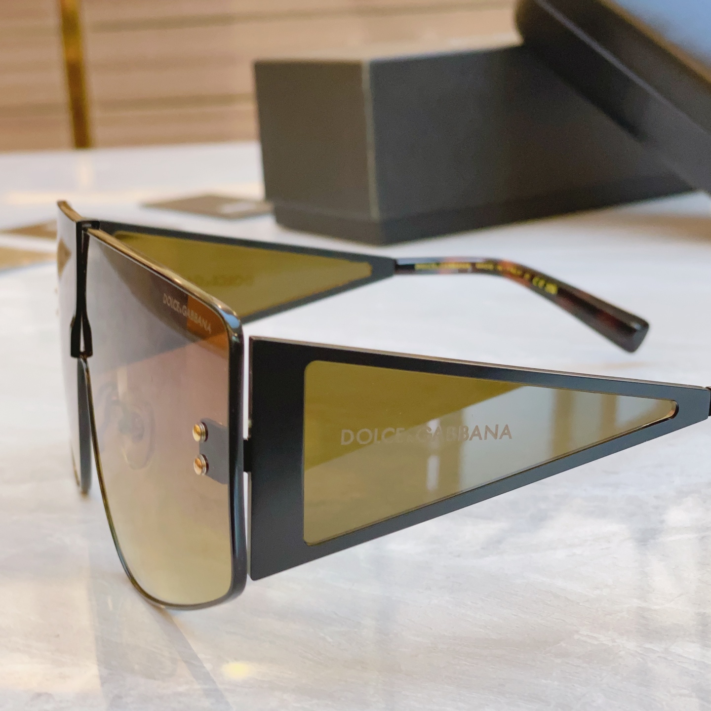 ，【DOLCE & GABBAN*】D*G新款太阳镜，MODEL：DG2305，SIZE：145口0-1
