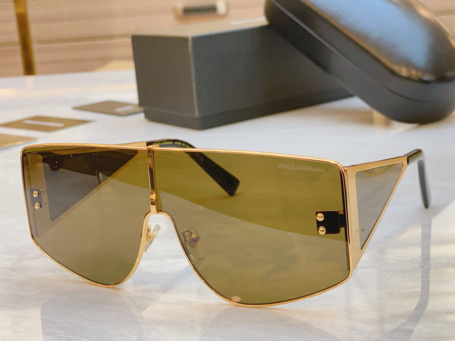 ，【DOLCE & GABBAN*】D*G新款太阳镜，MODEL：DG2305，SIZE：145口0-1