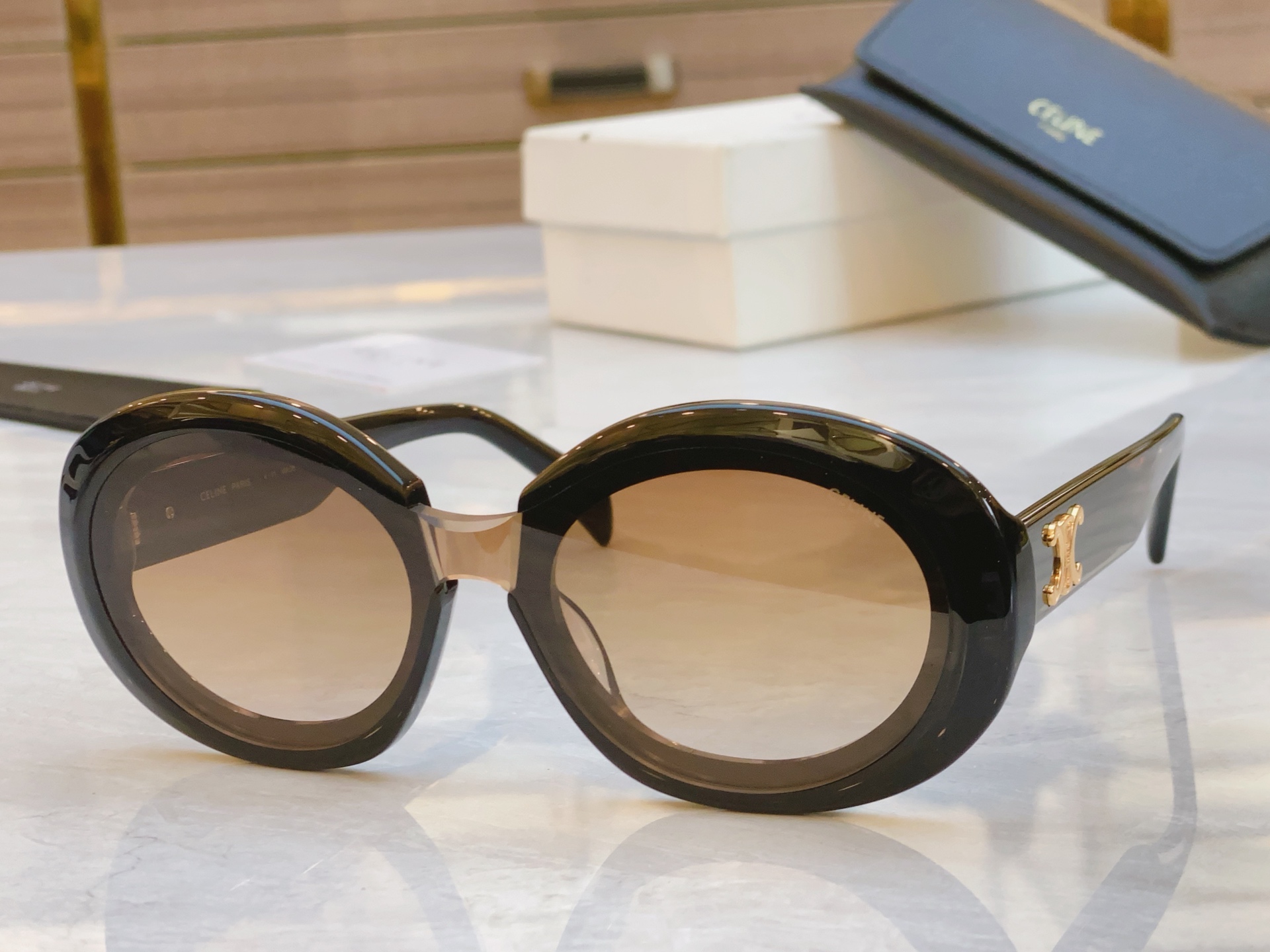 ，【CELIN*】赛*琳新款太阳镜， MODELCL42123 ，SIZE 54口22-145