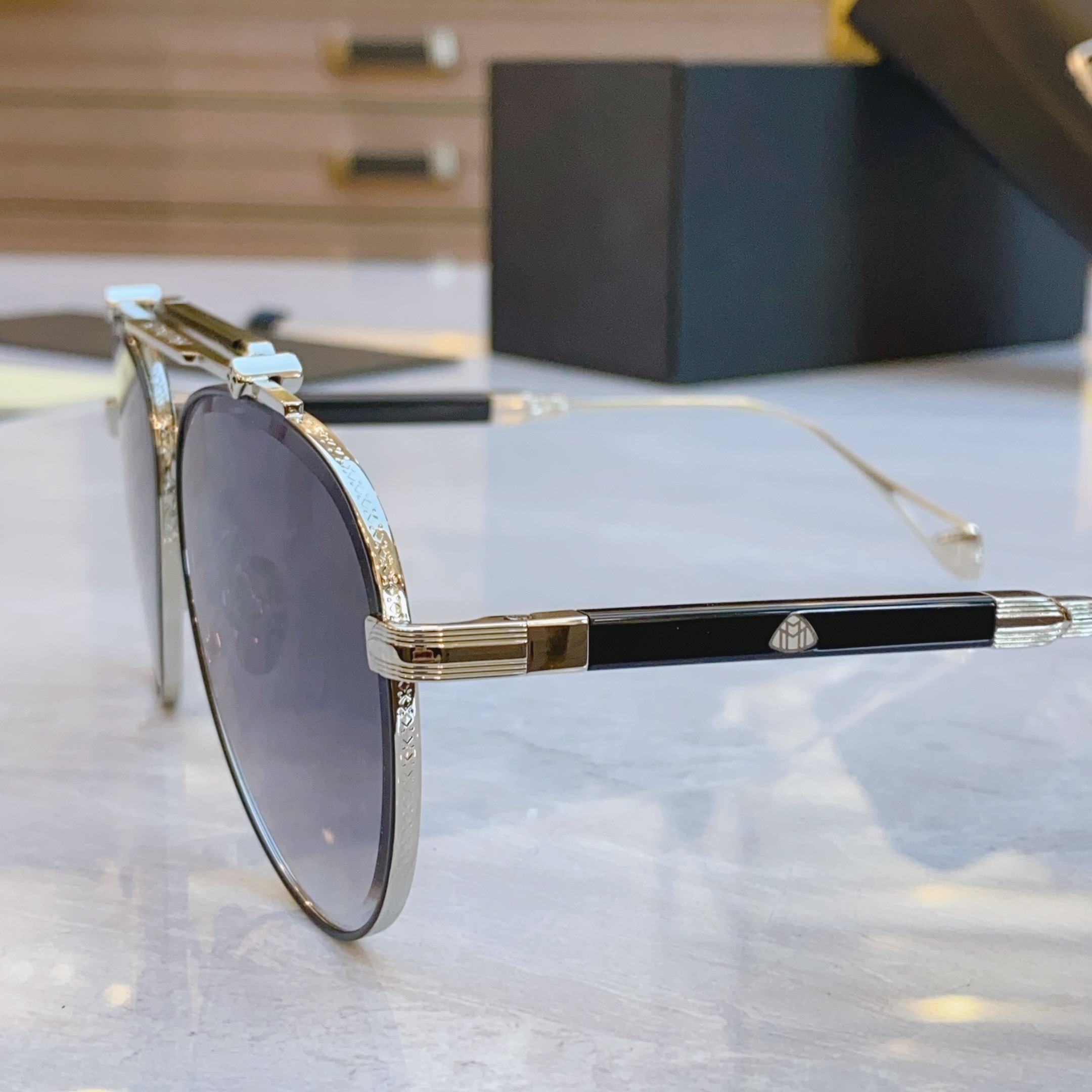 ，【MAYBAC*】迈巴*赫新款太阳镜🕶️🕶️，MODELF7N-M7U-AK-Z127，SIZE：60