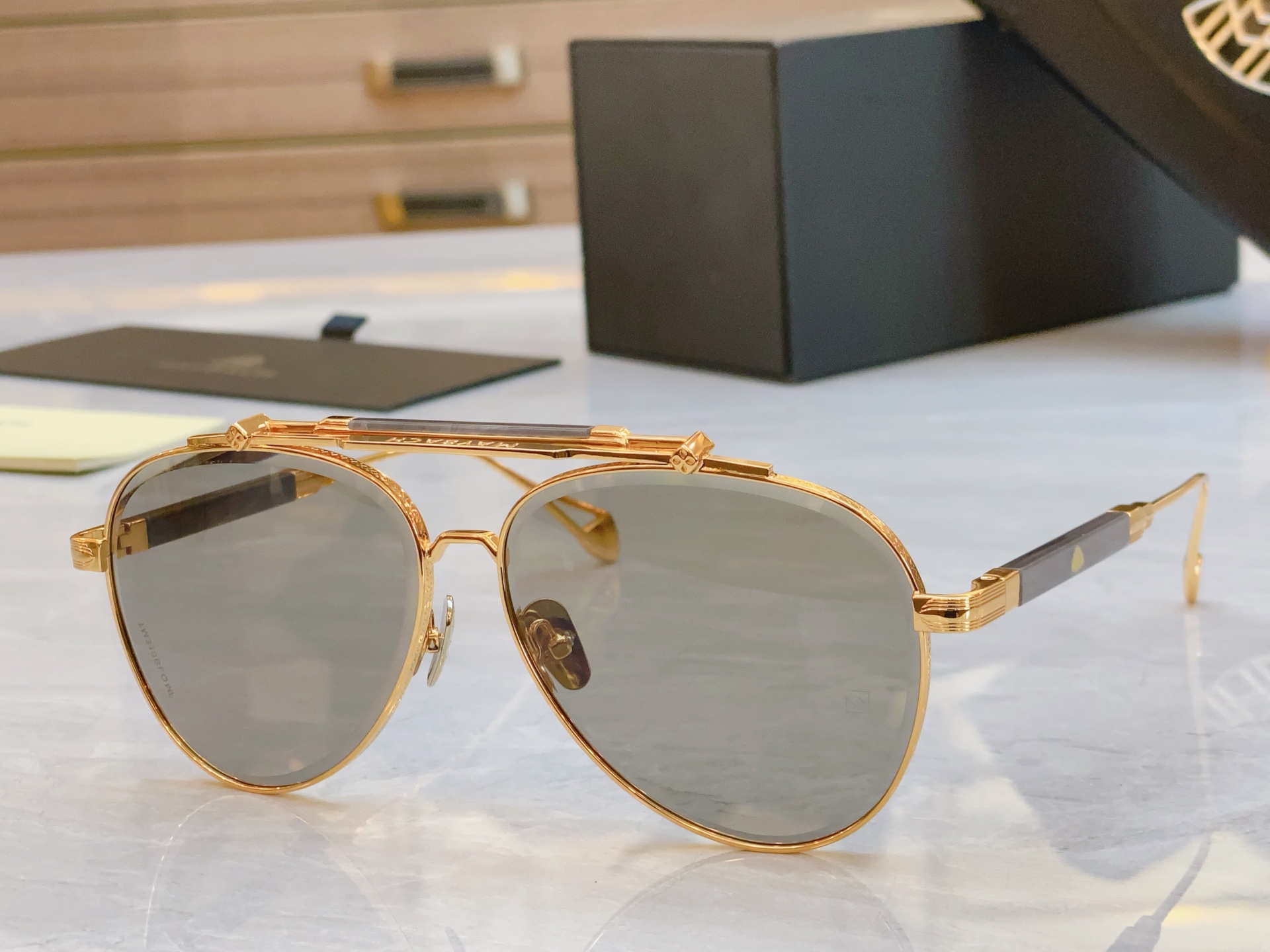，【MAYBAC*】迈巴*赫新款太阳镜🕶️🕶️，MODELF7N-M7U-AK-Z127，SIZE：60